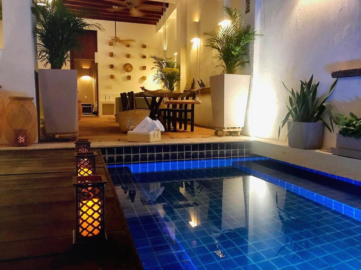 NEW Breathtaking 2BR private pool at the center