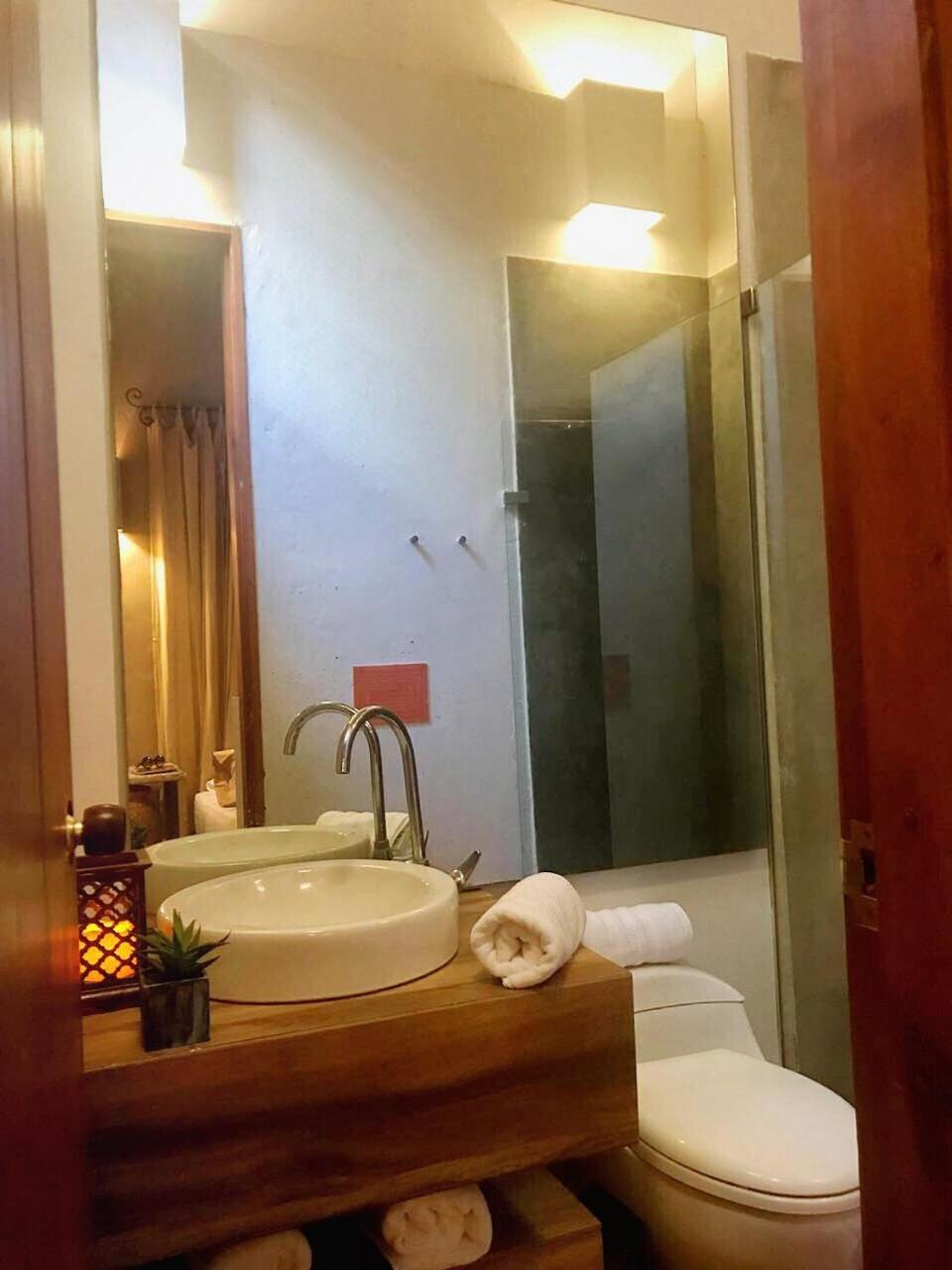 NEW Breathtaking 2BR private pool at the center