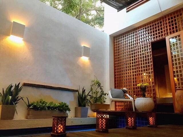 NEW Breathtaking 2BR private pool at the center
