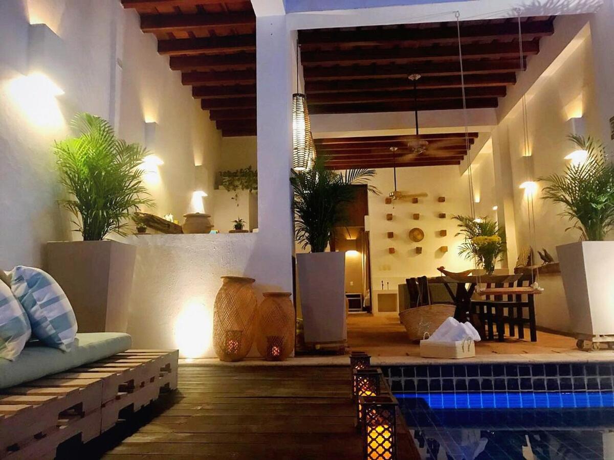NEW Breathtaking 2BR private pool at the center