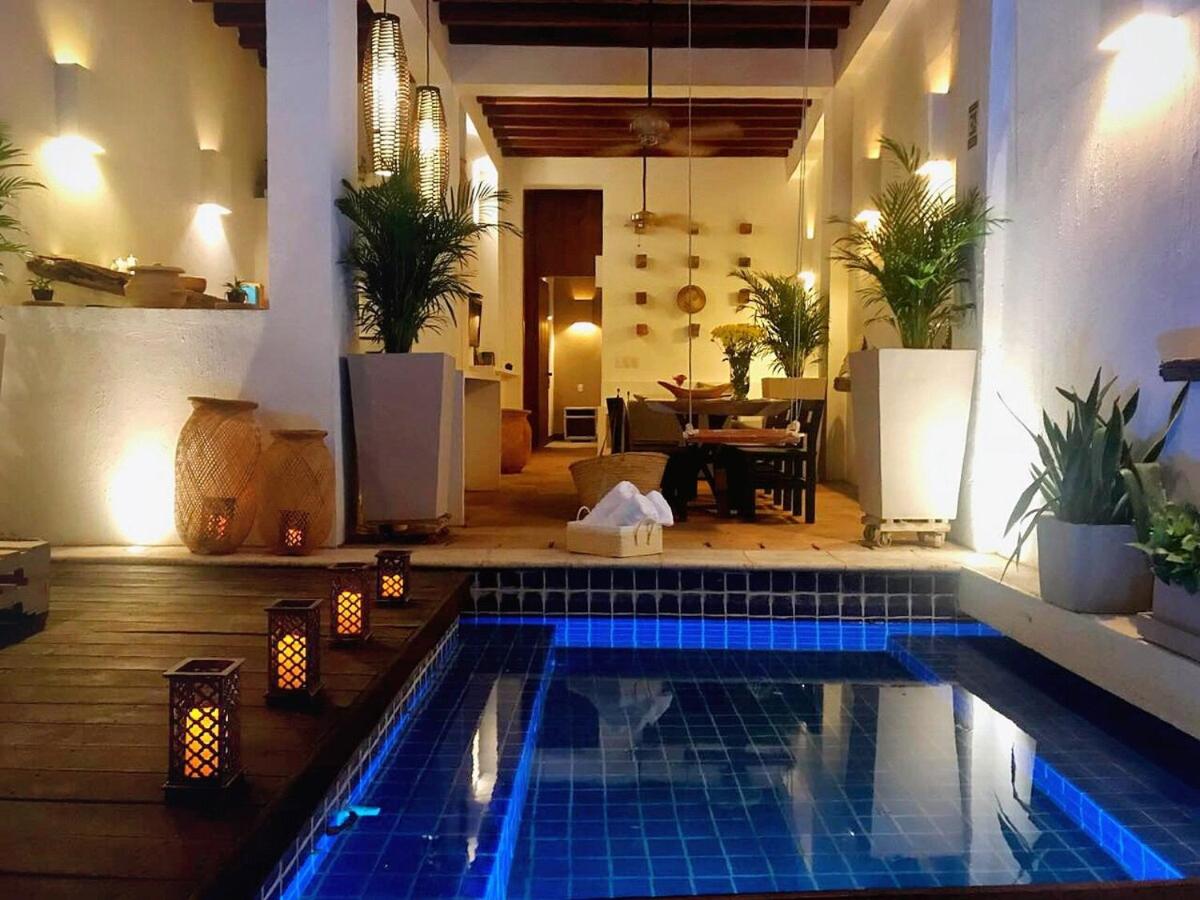 NEW Breathtaking 2BR private pool at the center