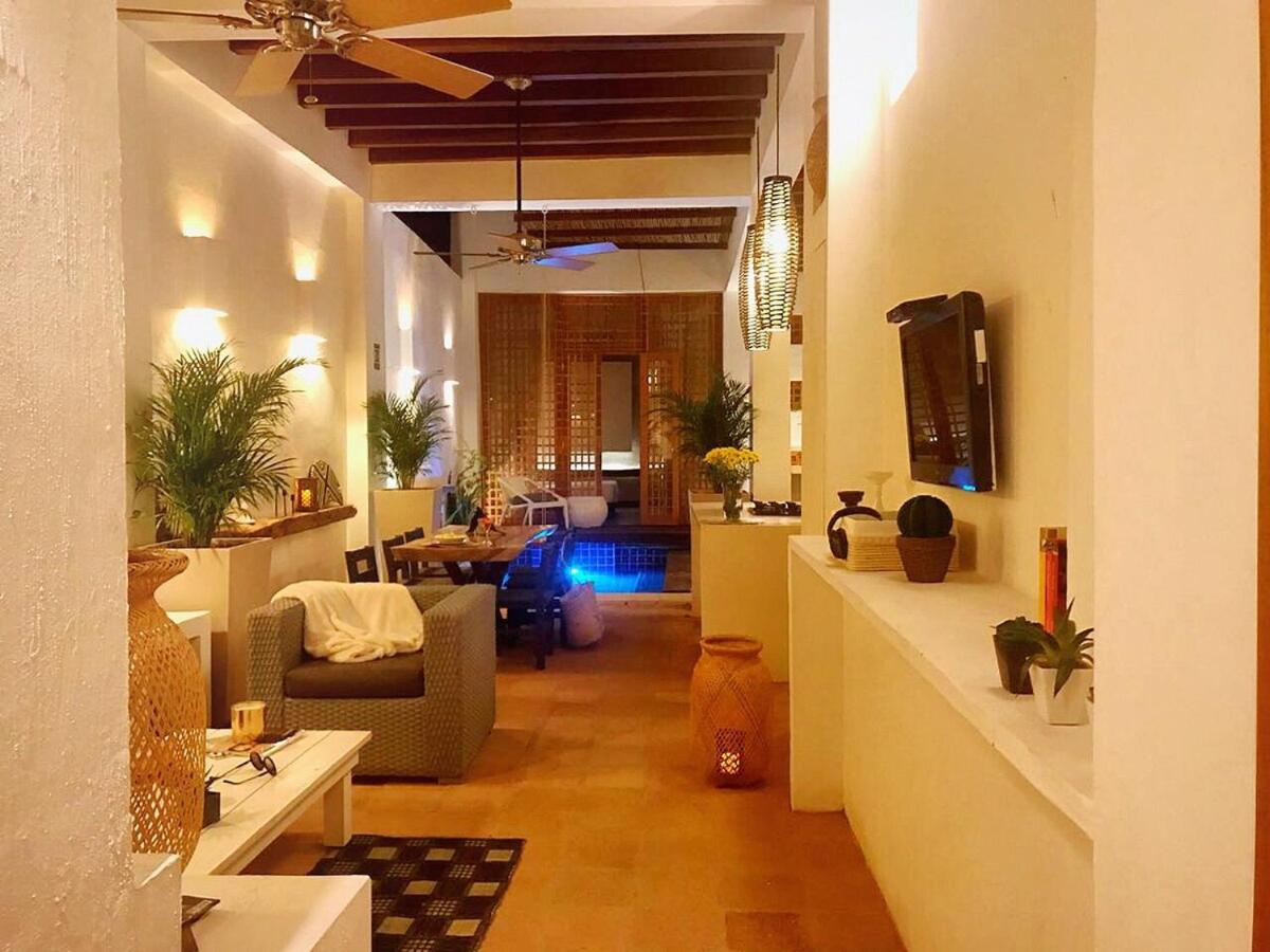 NEW Breathtaking 2BR private pool at the center