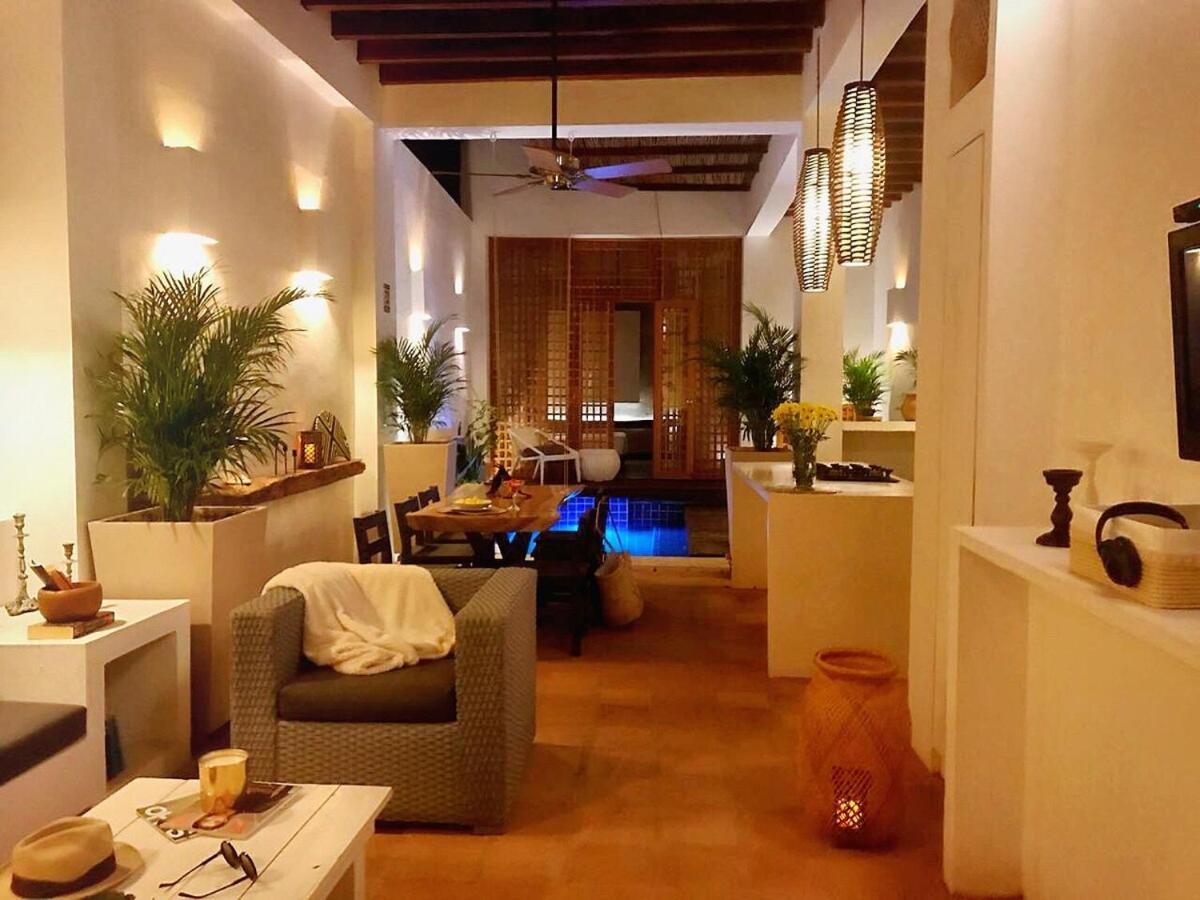 NEW Breathtaking 2BR private pool at the center