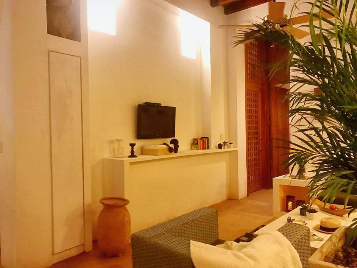 NEW Breathtaking 2BR private pool at the center