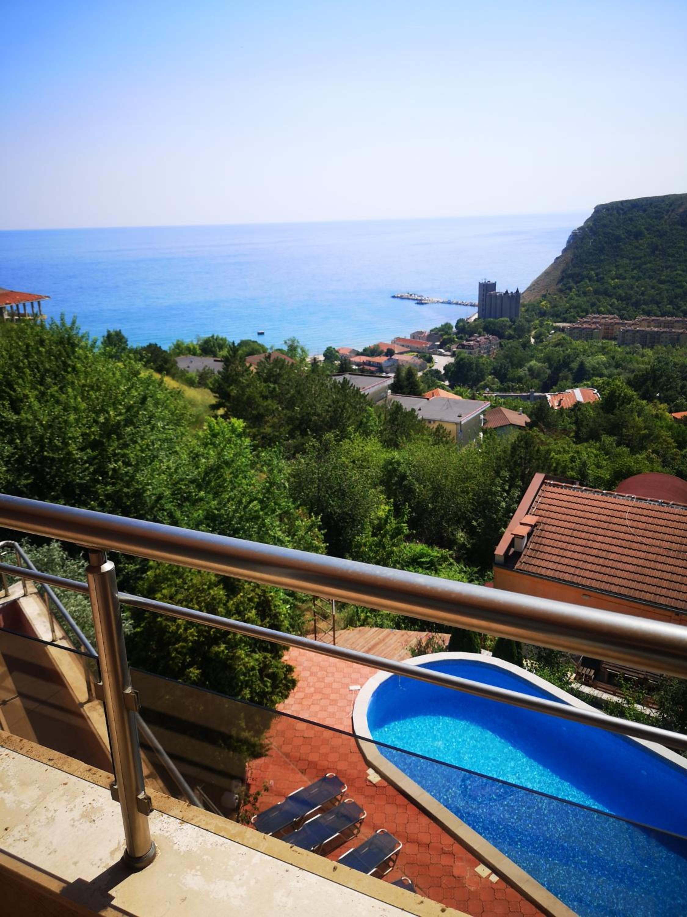 Seaview apartment complex Karia12