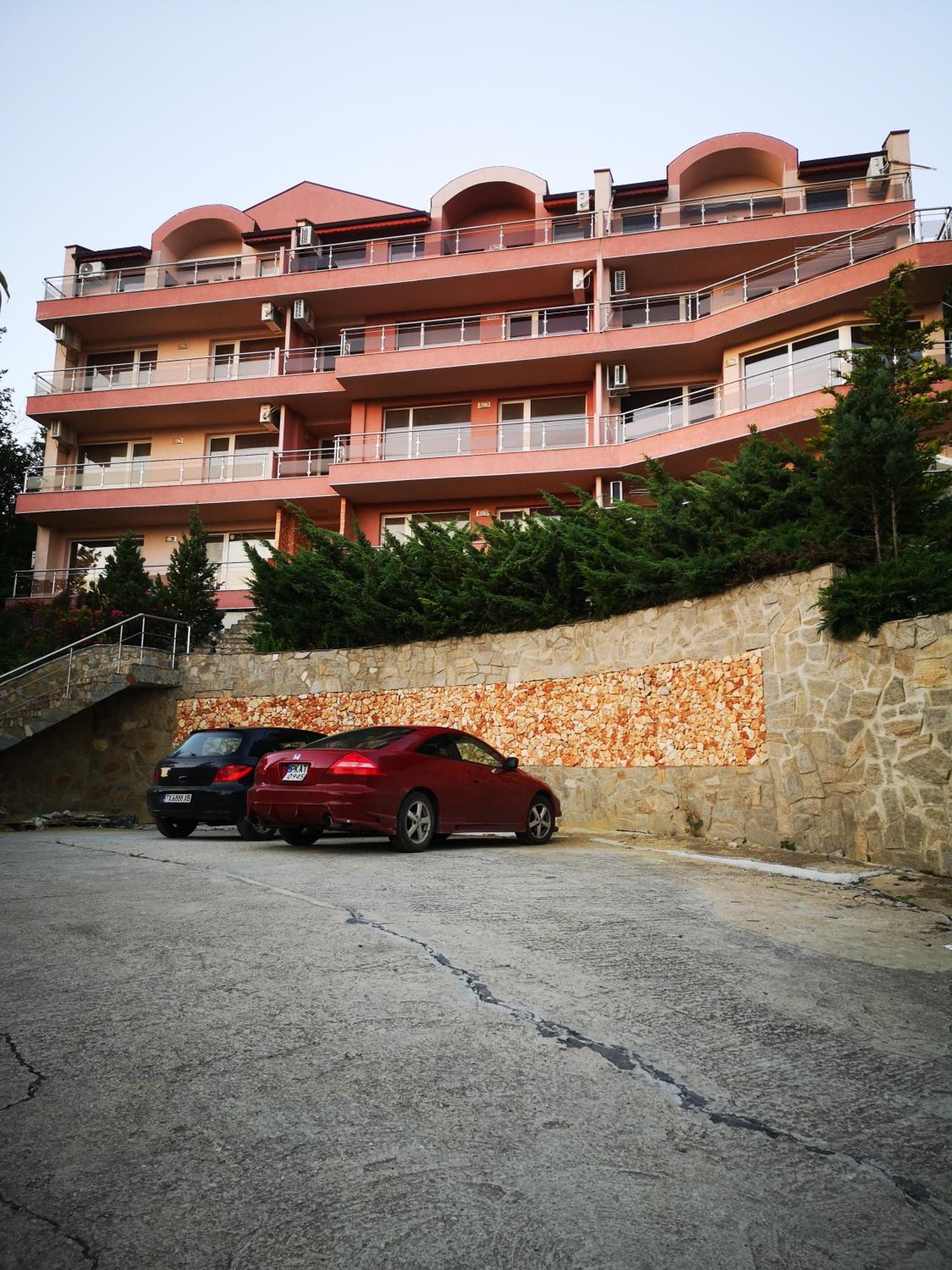 Seaview apartment complex Karia12