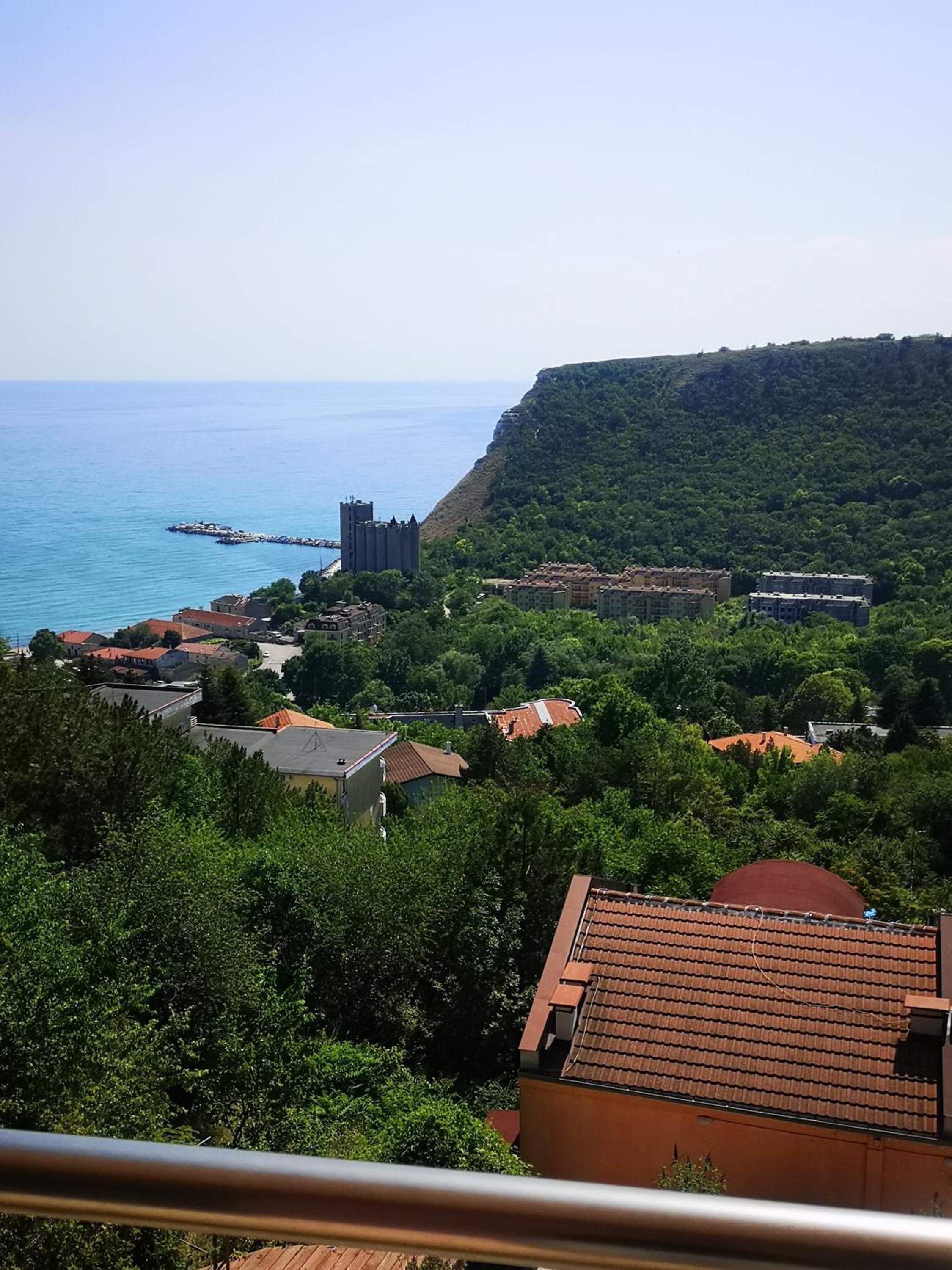 Seaview apartment complex Karia12