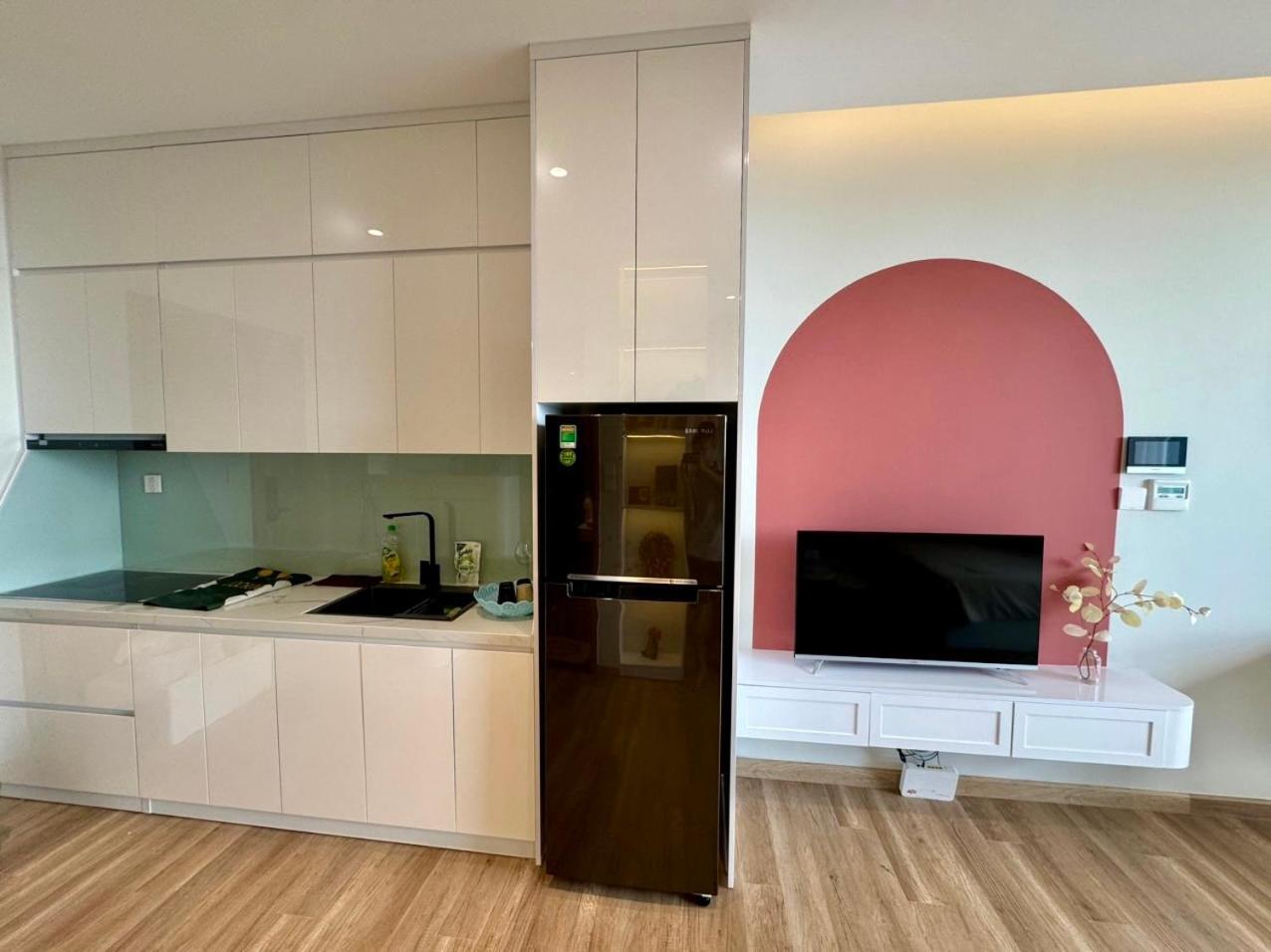 Apartment at Lanmark 2 tower Onsen- 3 minutes walking to Thien Nga park - Skylux homestay Ecopark Hung Yen view 5