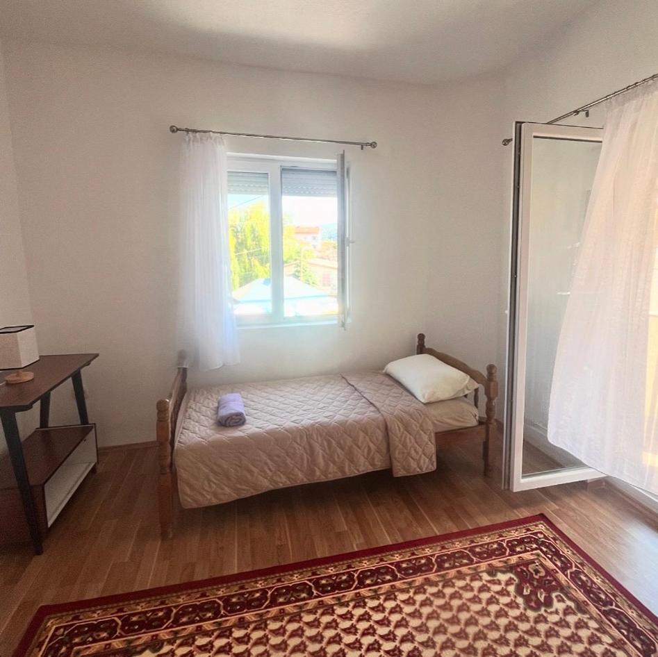 Dina Apartments