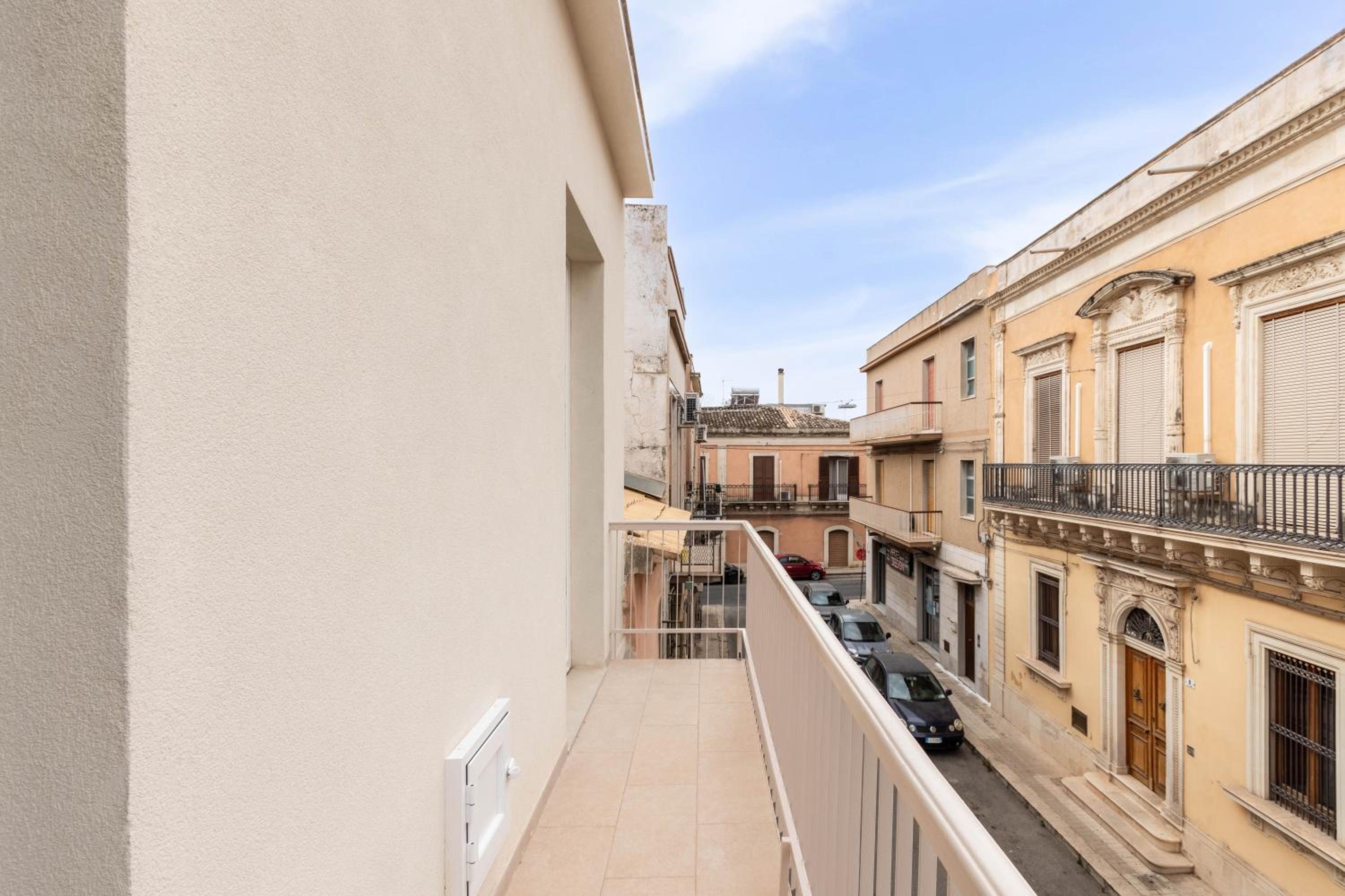 Dimo luxury apartment 2 view 4