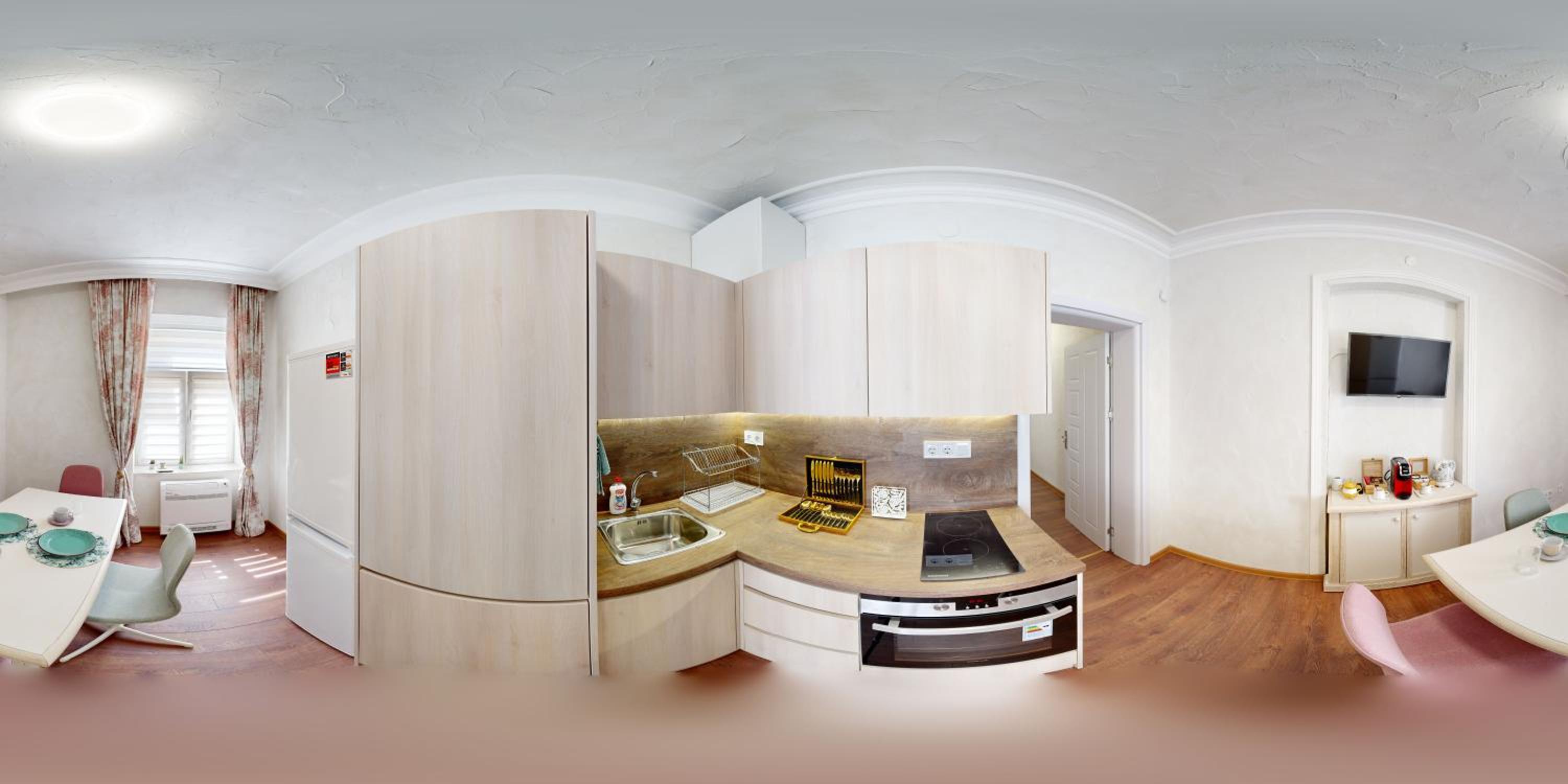 Central Modern 1BR Apartment & Parking