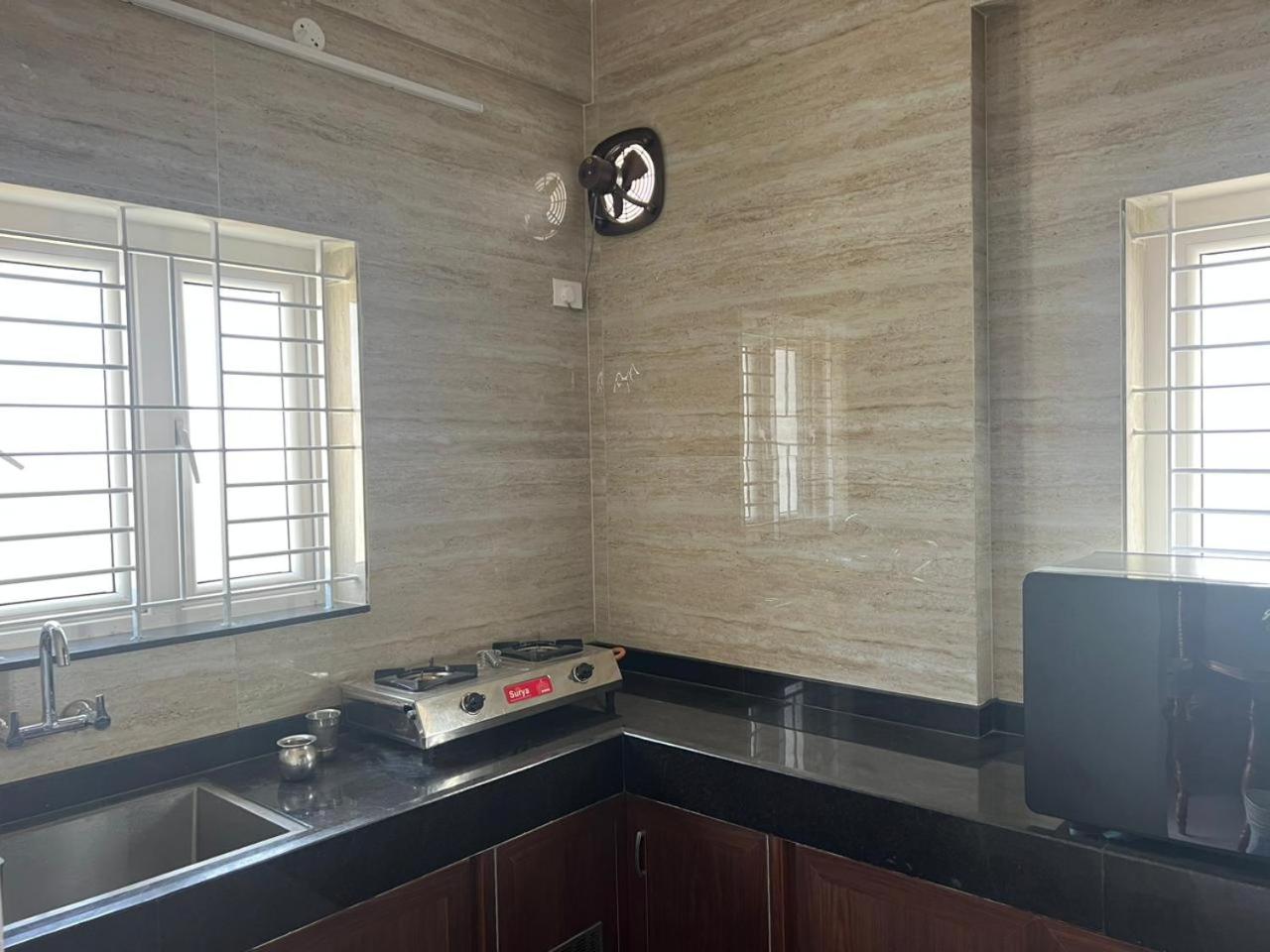 AJ ARCADE SERVICE APARTMENt view 3