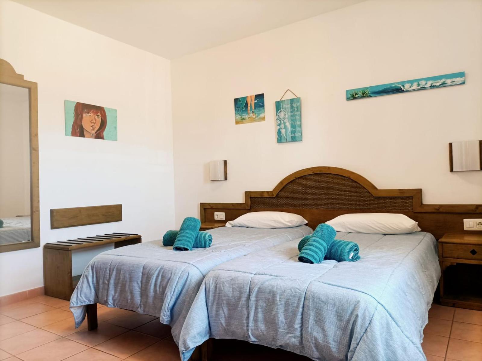CASA ANITA, pool sea and surf in Corralejo view 5