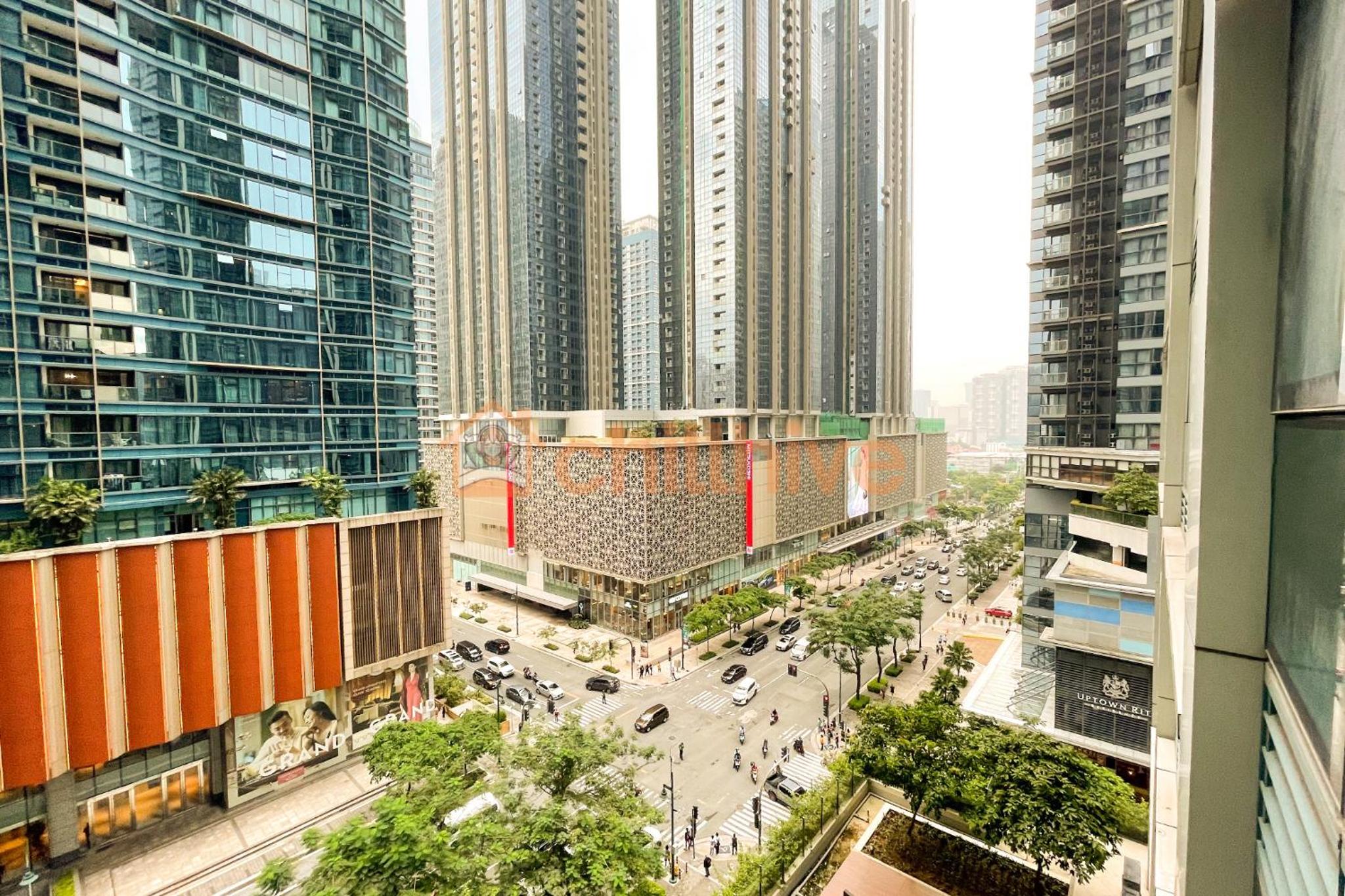 Chic BGC Condo Across Uptown Mall #ournw9b view 2