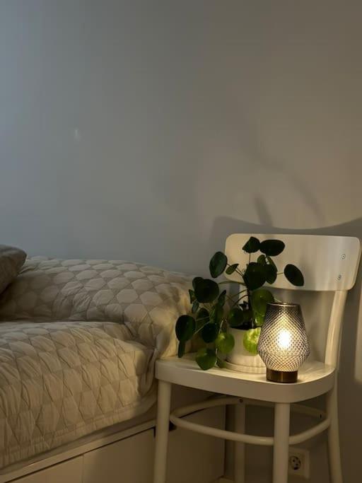 Stylish Flat - Lush Garden Views view 3