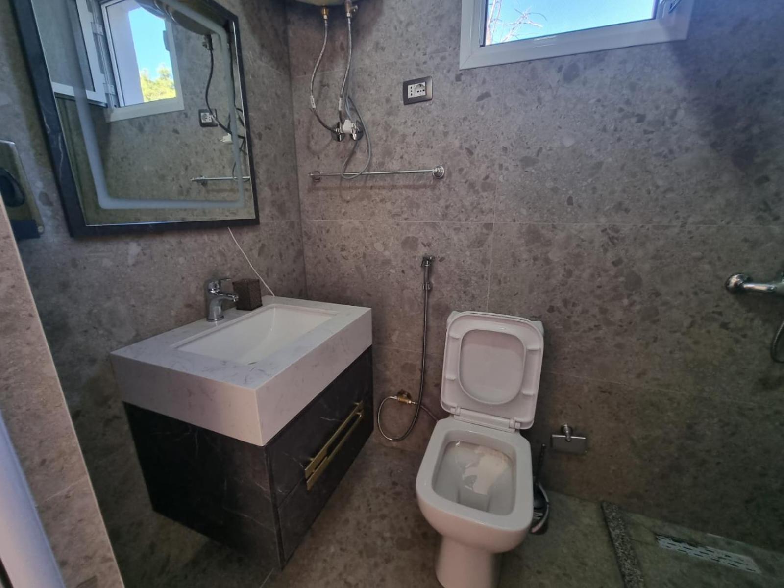 Dhoma plazhi Agimi