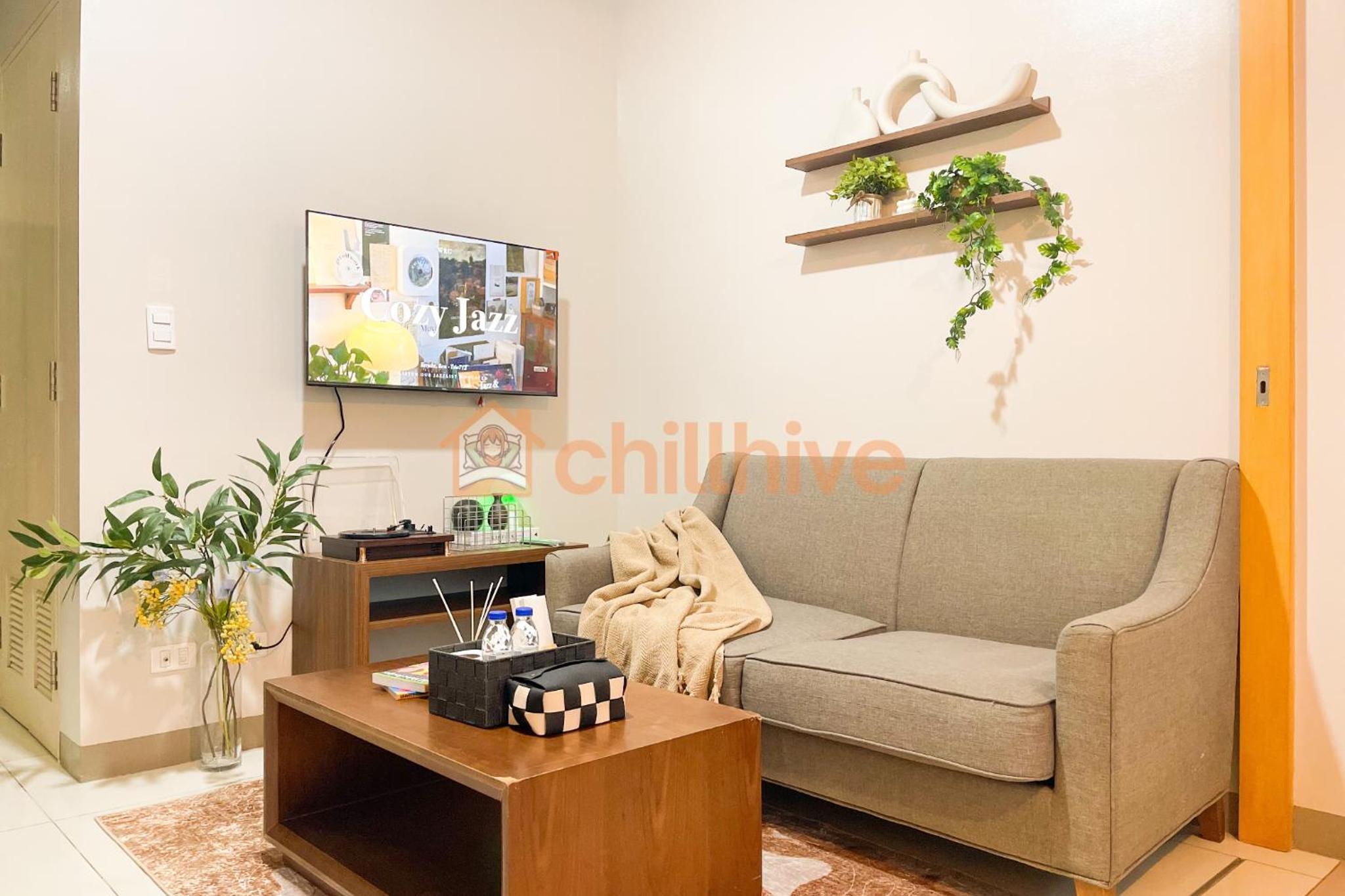 Chic BGC Condo Across Uptown Mall #ournw9b view 3