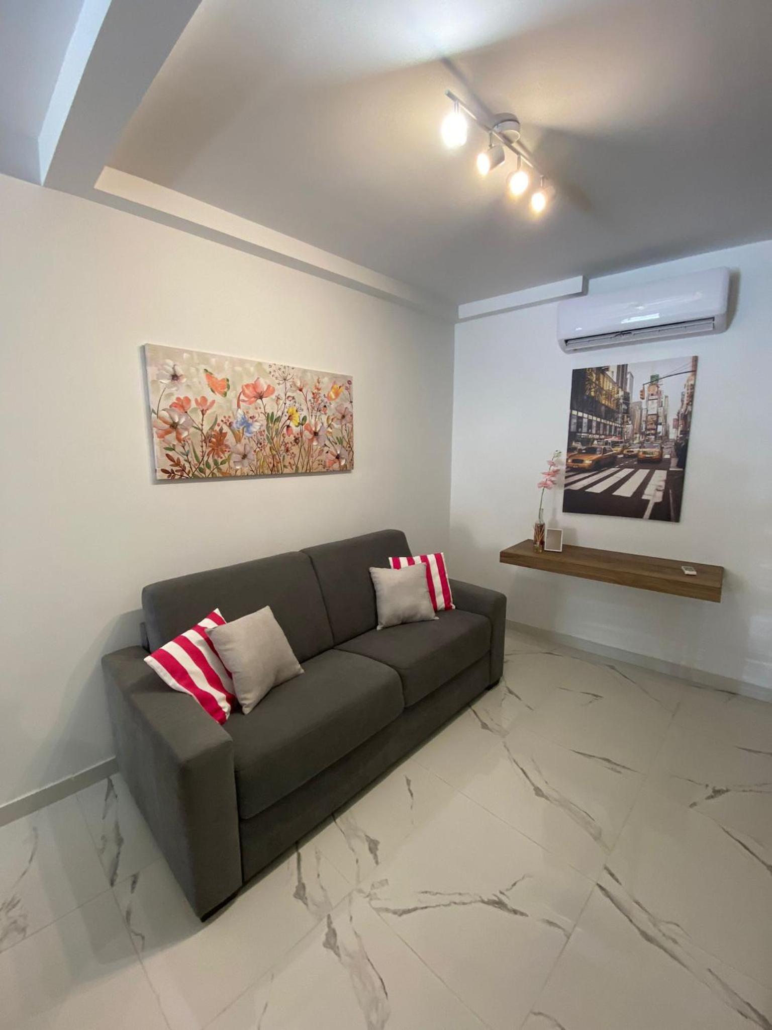 R3 Cozy Msida for 2 with Twin Beds