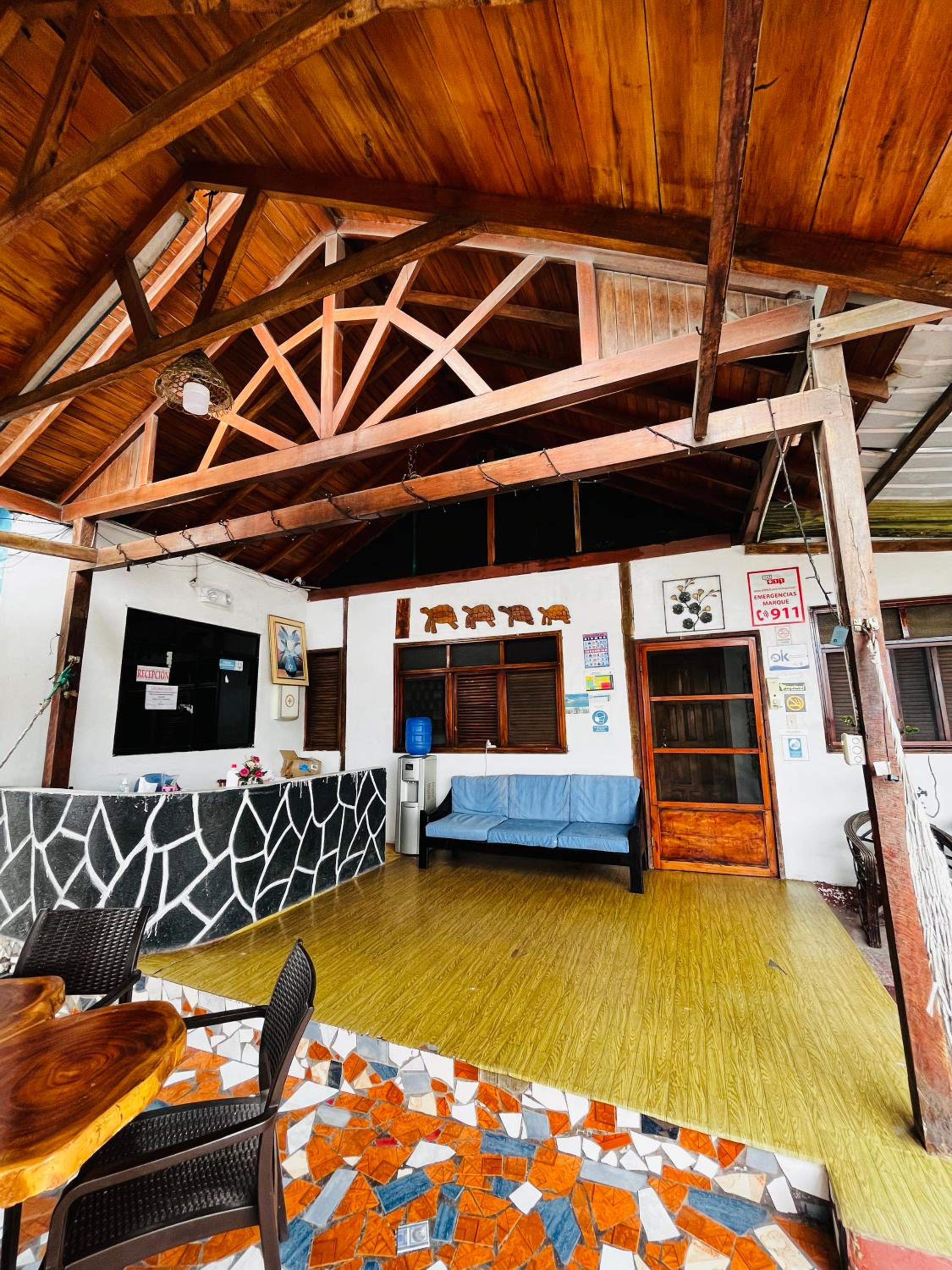 Las Gardenias Hostel - Starlink Internet