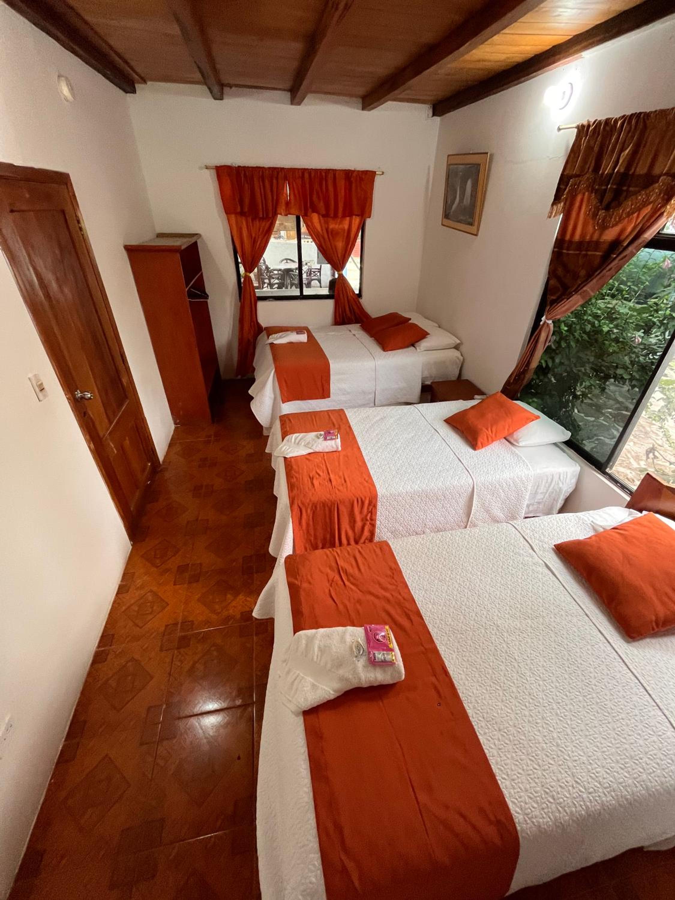 Las Gardenias Hostel - Starlink Internet