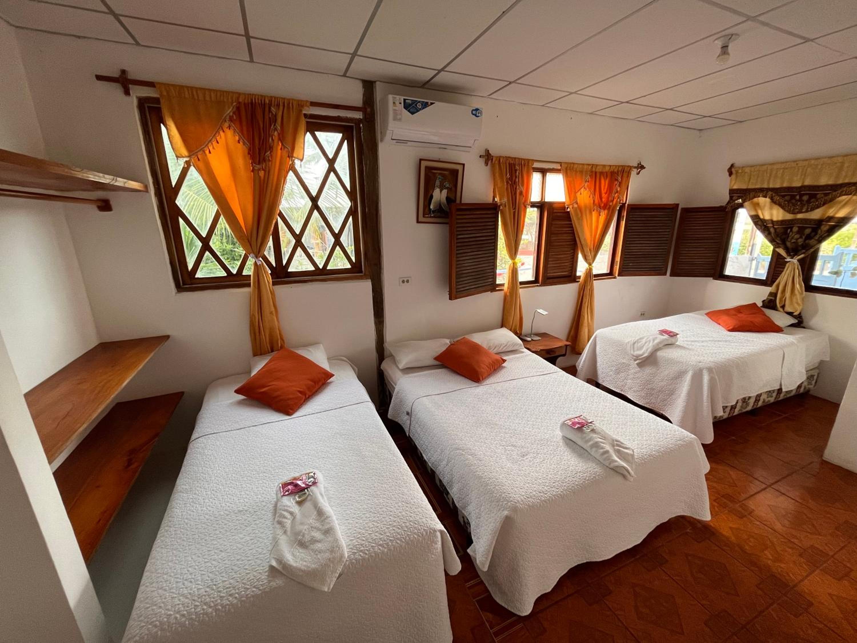 Las Gardenias Hostel - Starlink Internet