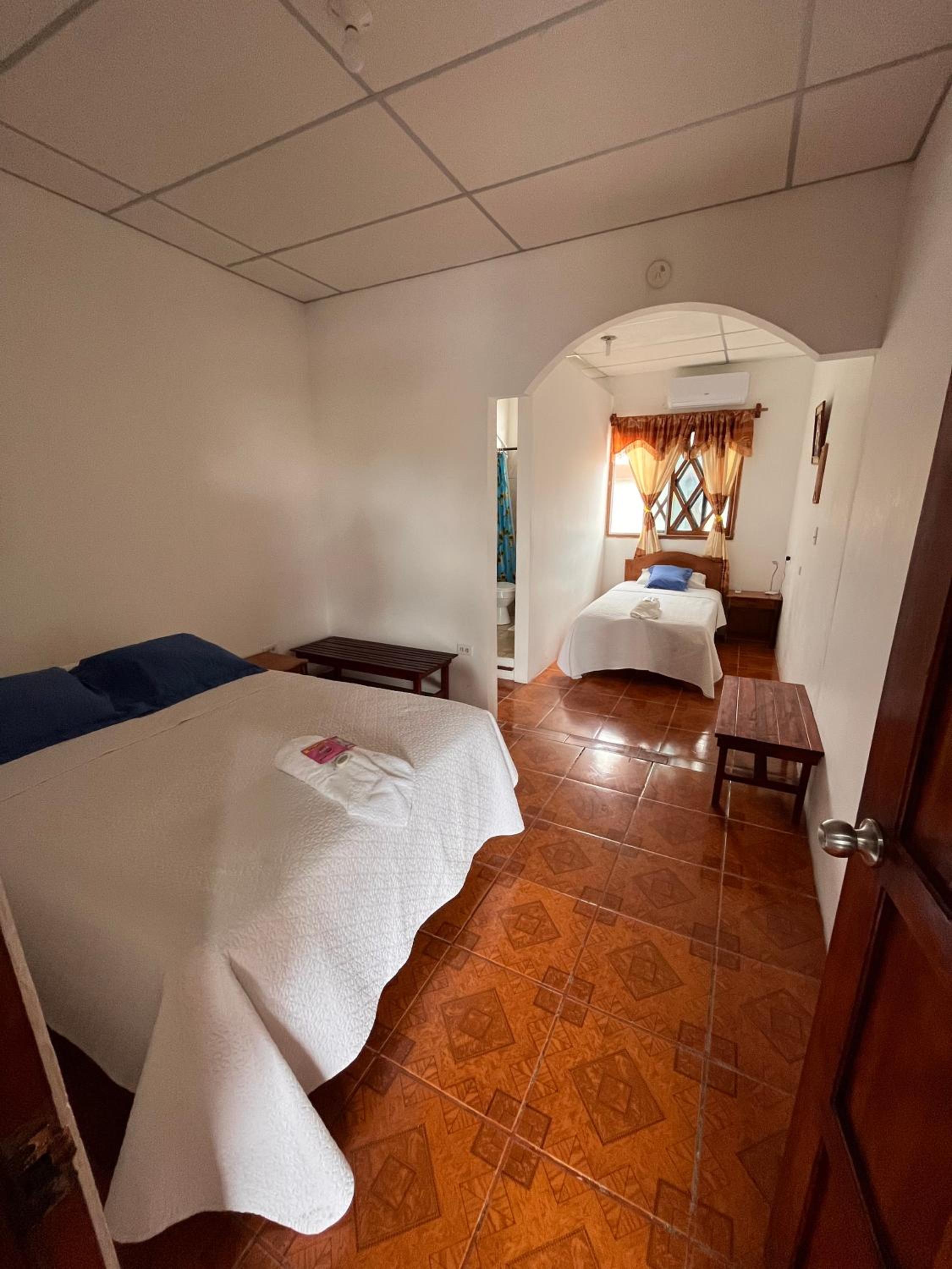 Las Gardenias Hostel - Starlink Internet