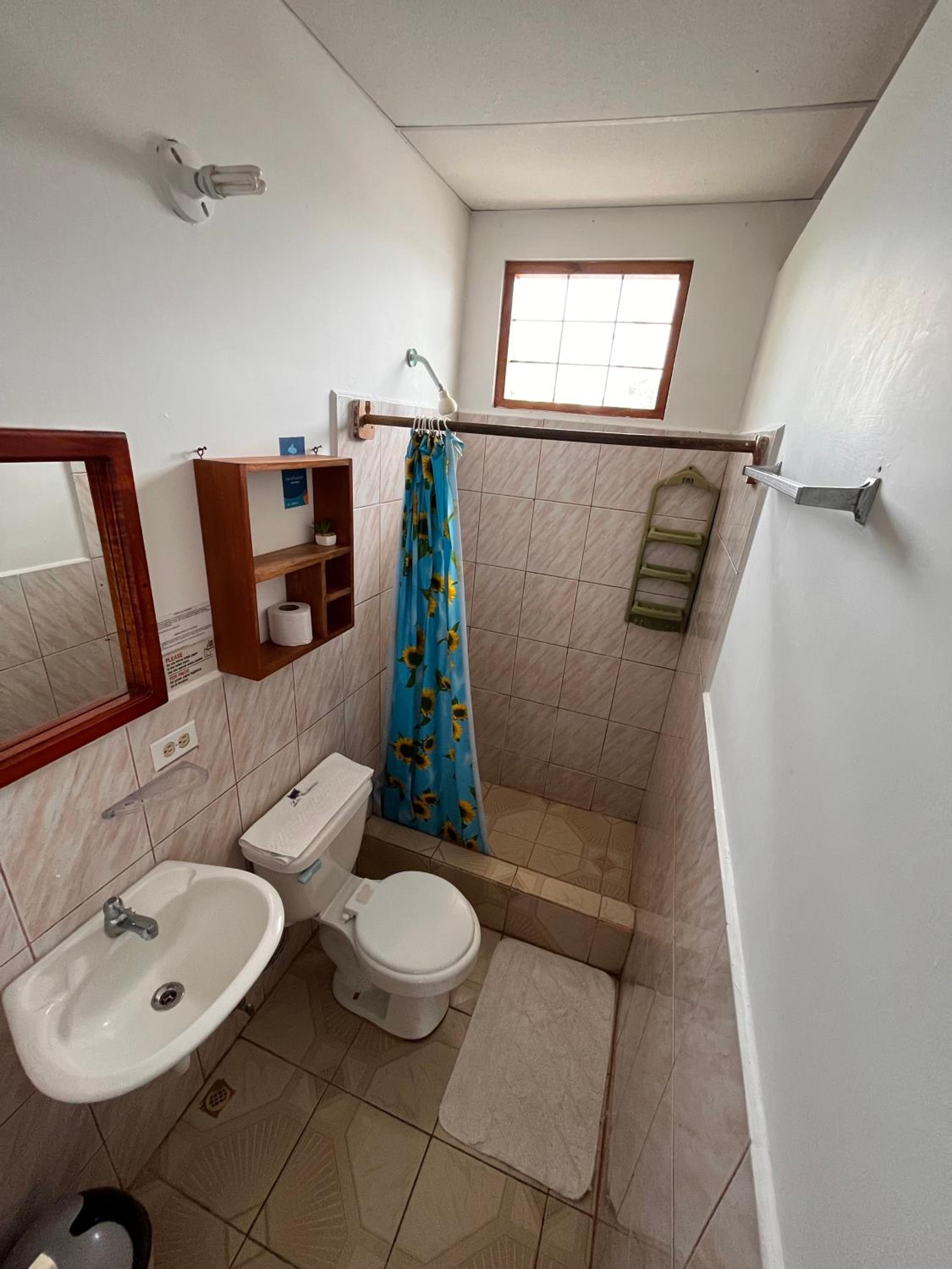 Las Gardenias Hostel - Starlink Internet