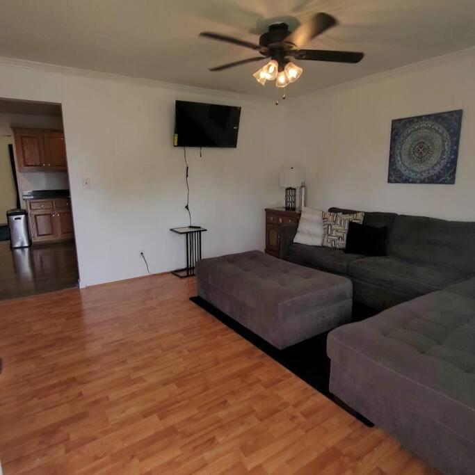 Fayetteville Vacations - 4 bd home close to Fort Liberty - Property Image 55