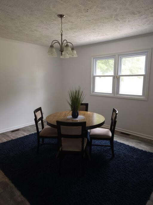 Fayetteville Vacations - 4 bd home close to Fort Liberty - Property Image 28