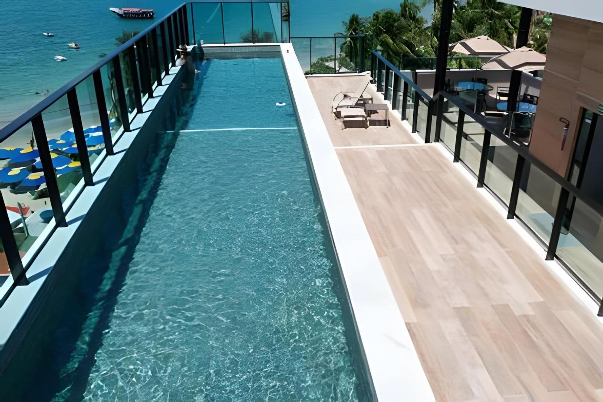 Beachfront flat at Porto de Galinhas beach, close to the natural pools.