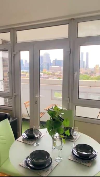 LONDON -2 bedroom - Breathtaking Views London Skyline Canary Warf