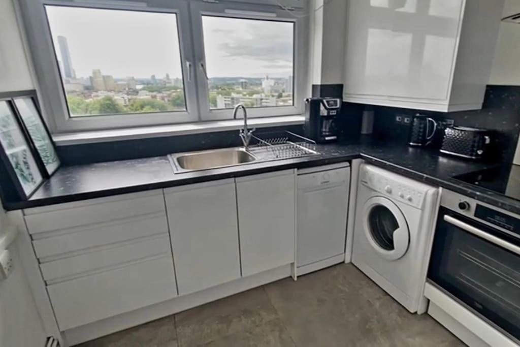 LONDON -2 bedroom - Breathtaking Views London Skyline Canary Warf