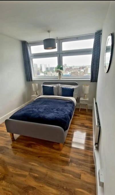 LONDON -2 bedroom - Breathtaking Views London Skyline Canary Warf