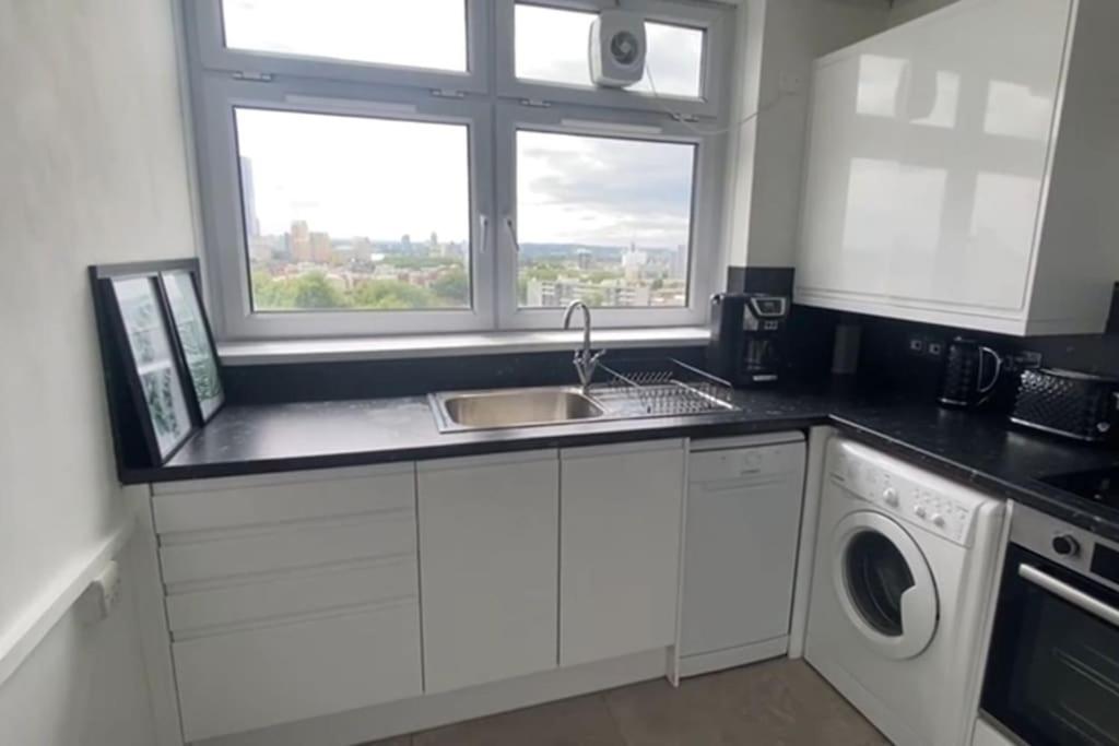 LONDON -2 bedroom - Breathtaking Views London Skyline Canary Warf