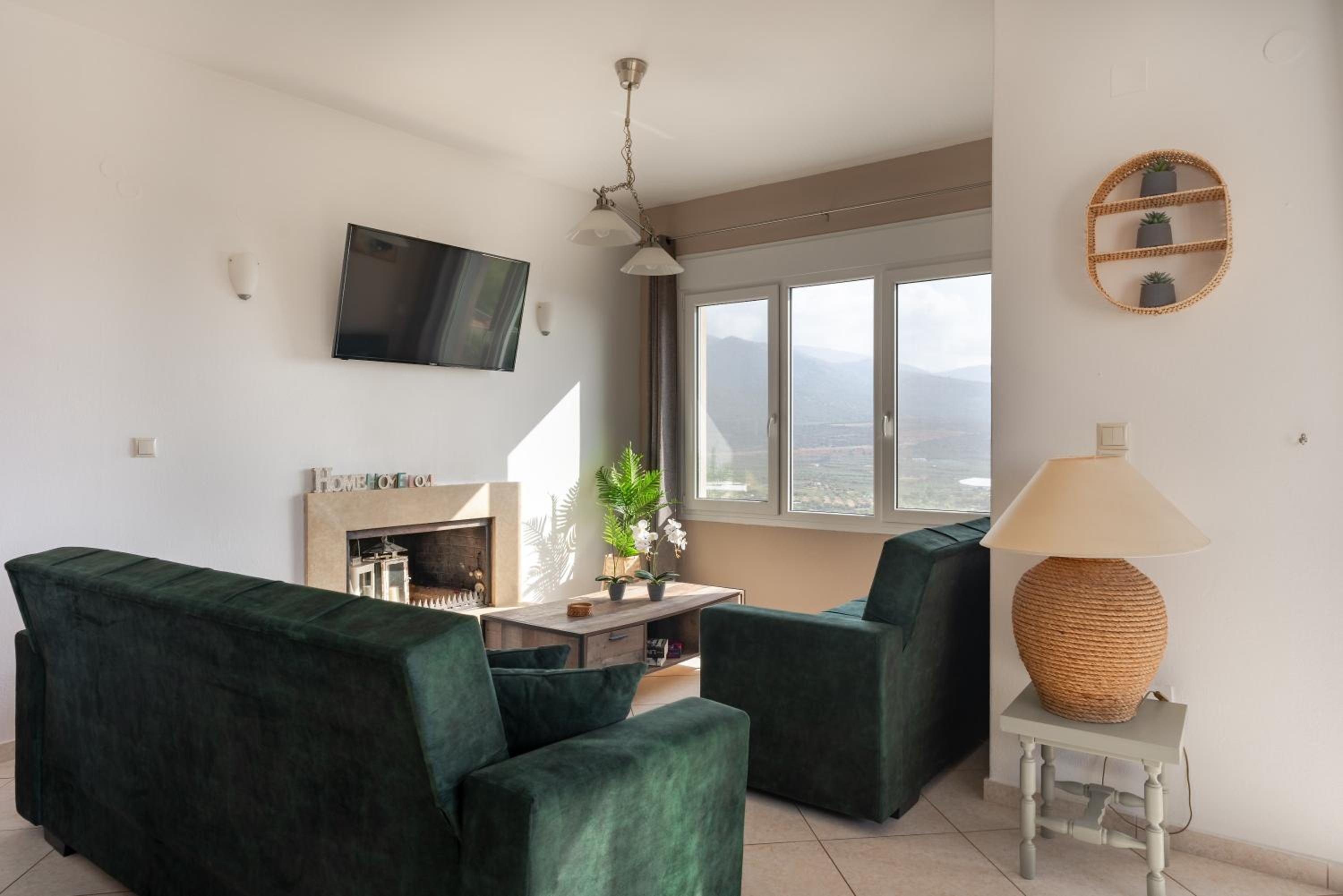 Villa Aktis with Freshwater Pool and Sea View