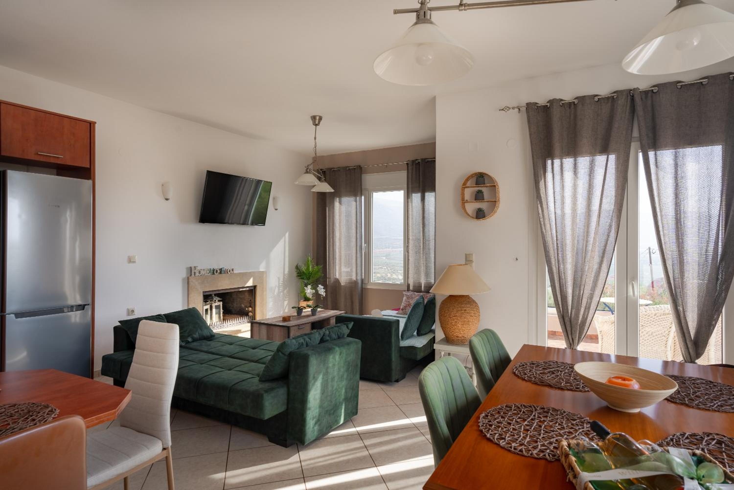 Villa Aktis with Freshwater Pool and Sea View
