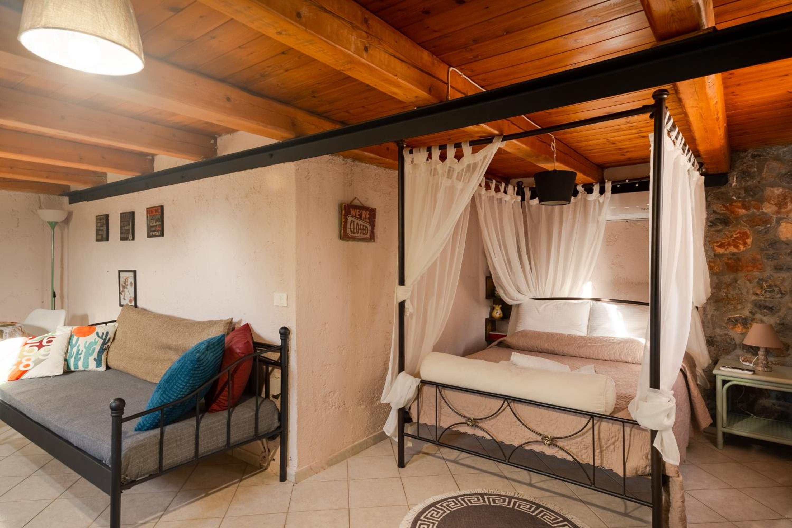 Villa Aktis with Freshwater Pool and Sea View