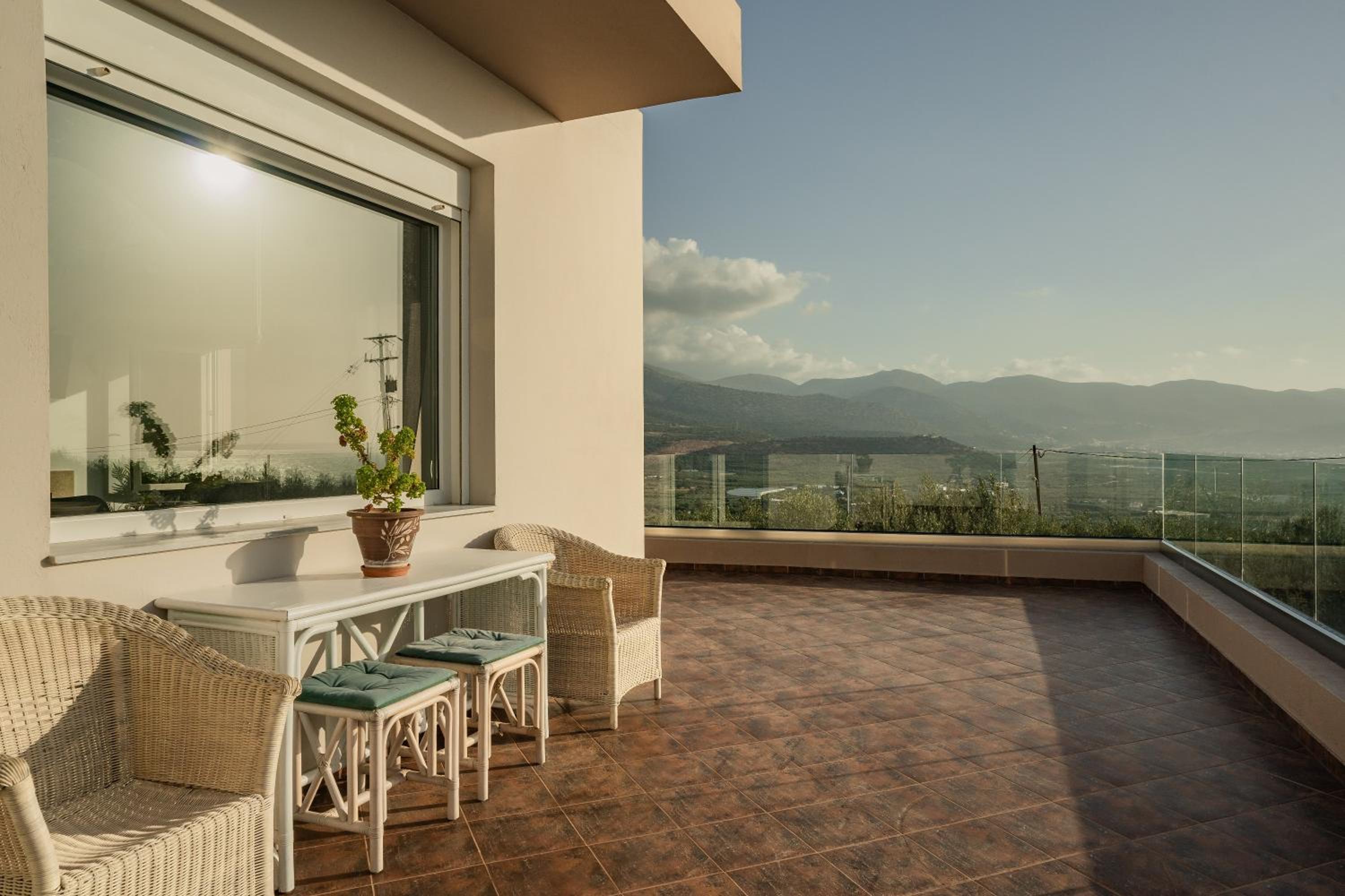 Villa Aktis with Freshwater Pool and Sea View