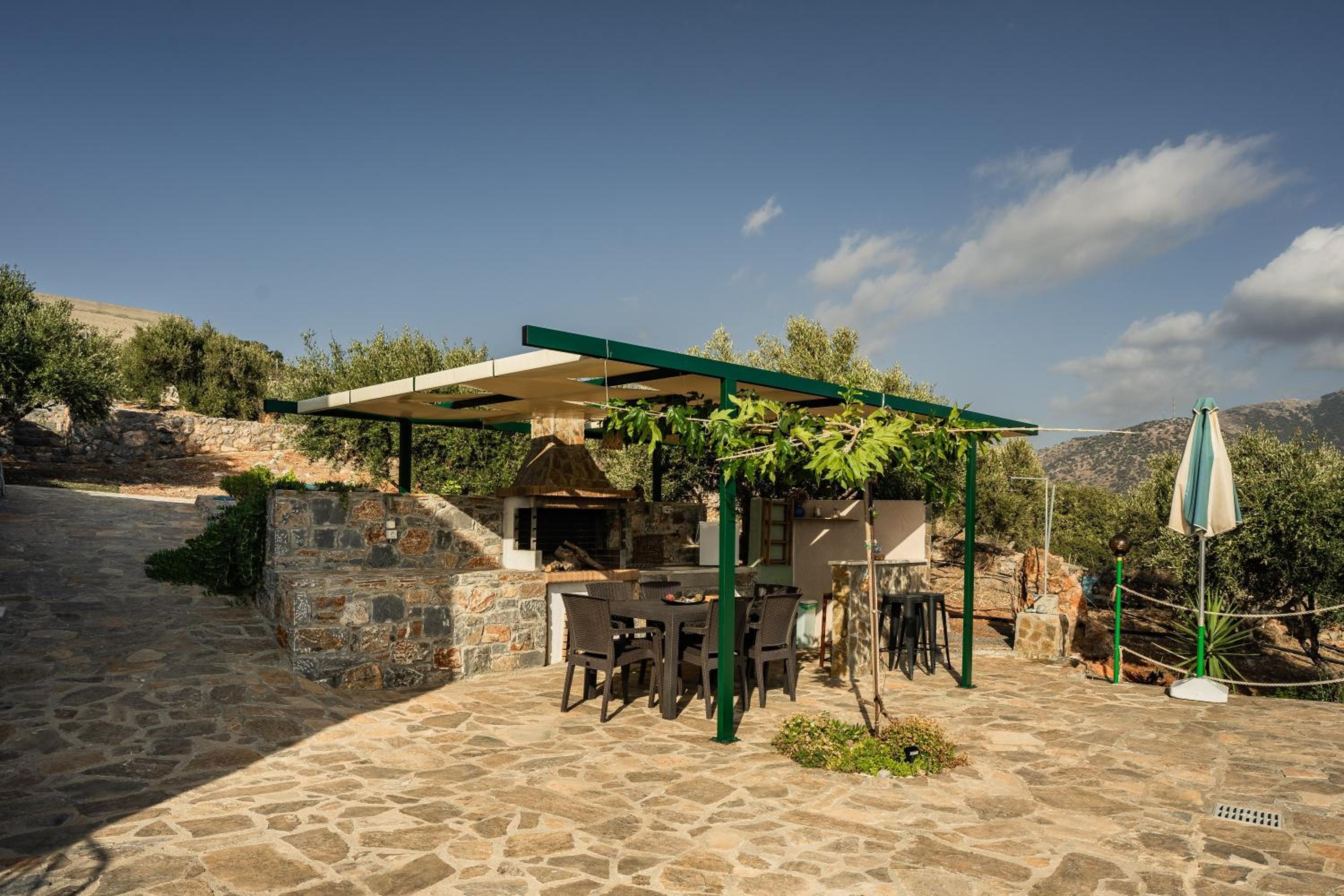 Villa Aktis with Freshwater Pool and Sea View