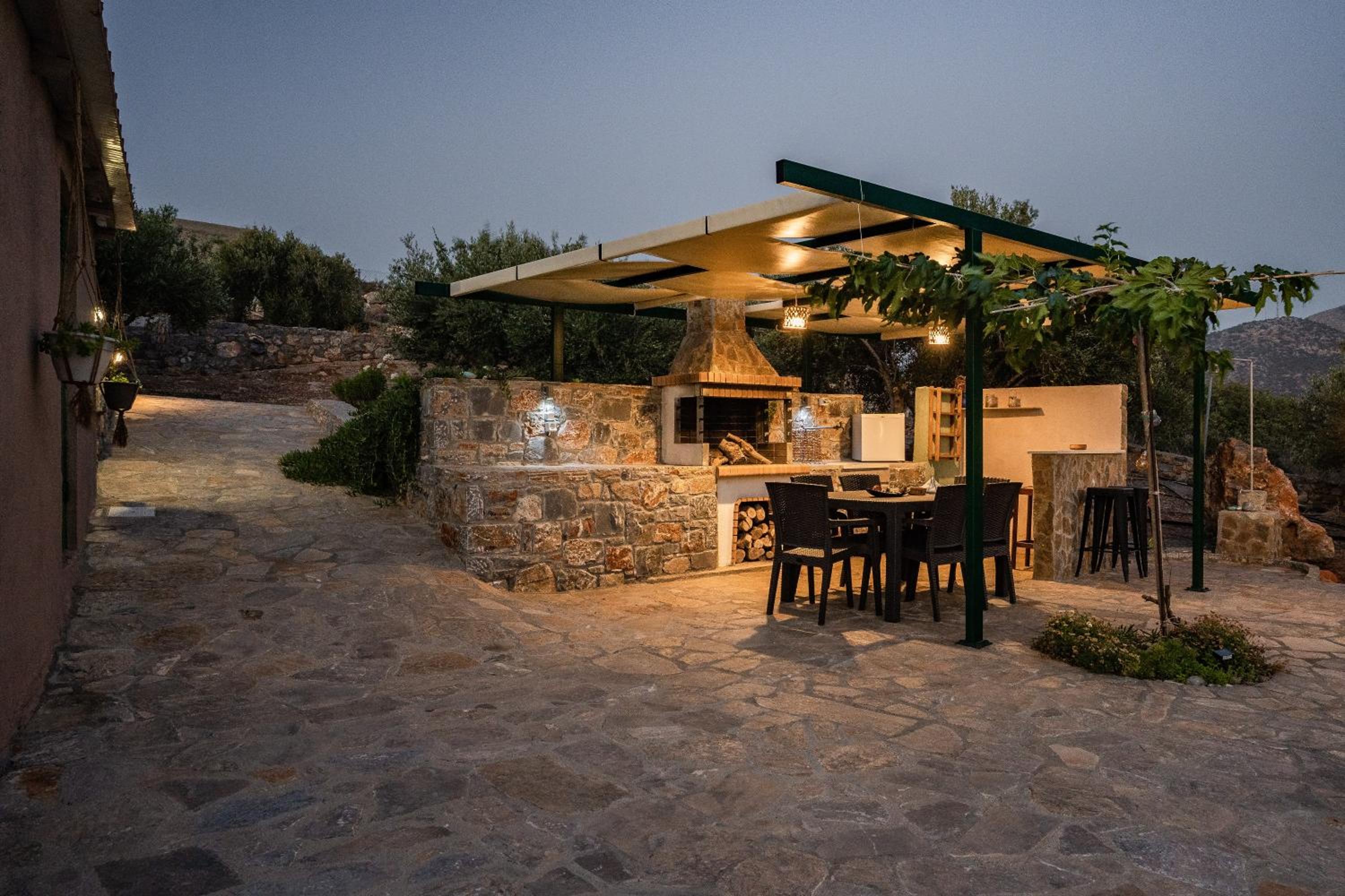 Villa Aktis with Freshwater Pool and Sea View