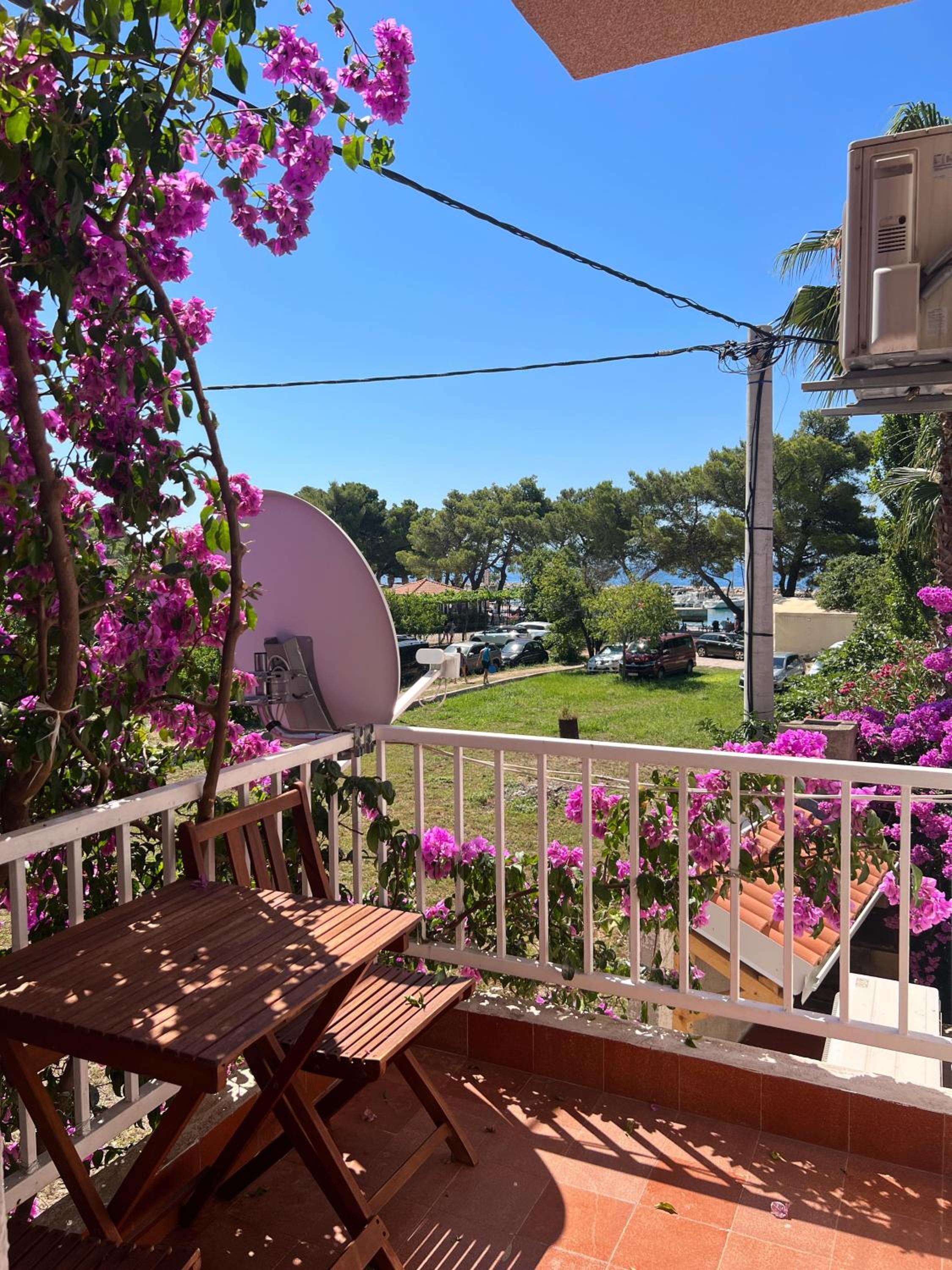 Apartments-Villa Ilaria view 4