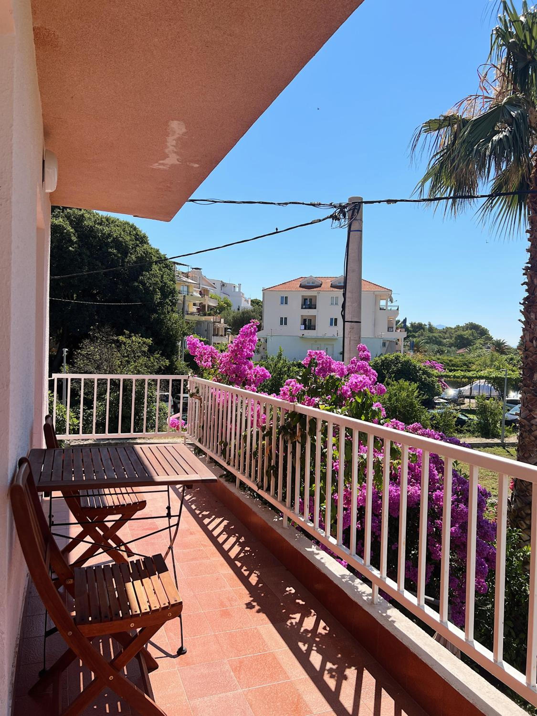 Apartments-Villa Ilaria view 3