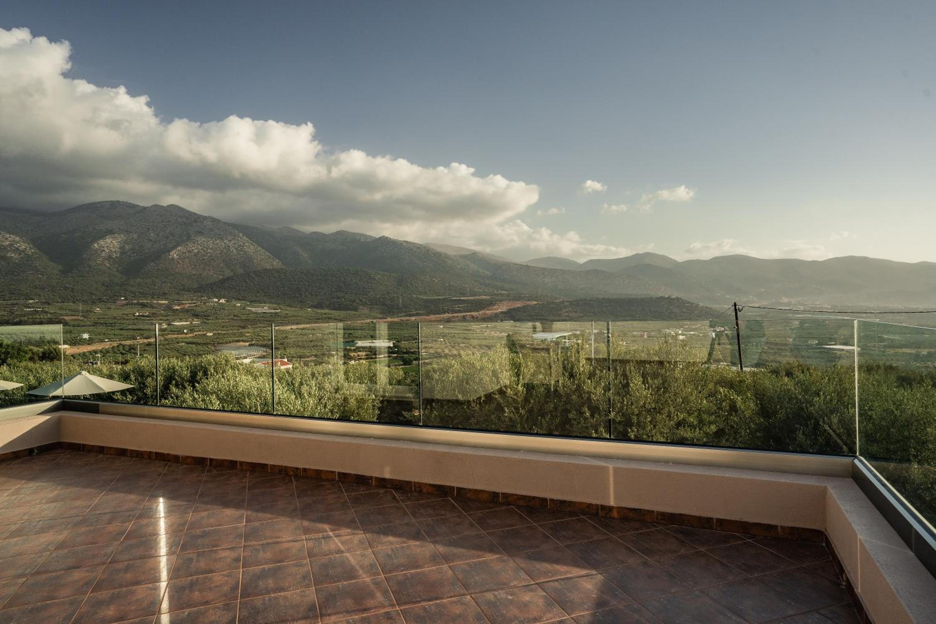 Villa Aktis with Freshwater Pool and Sea View