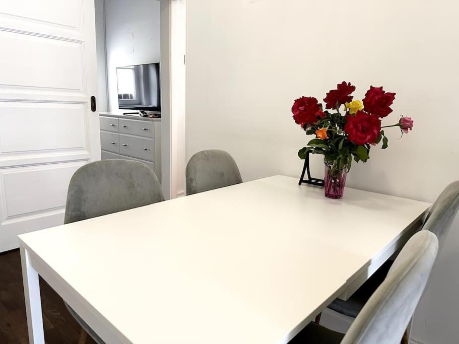 Luxury flat in downtown with free parking view 3