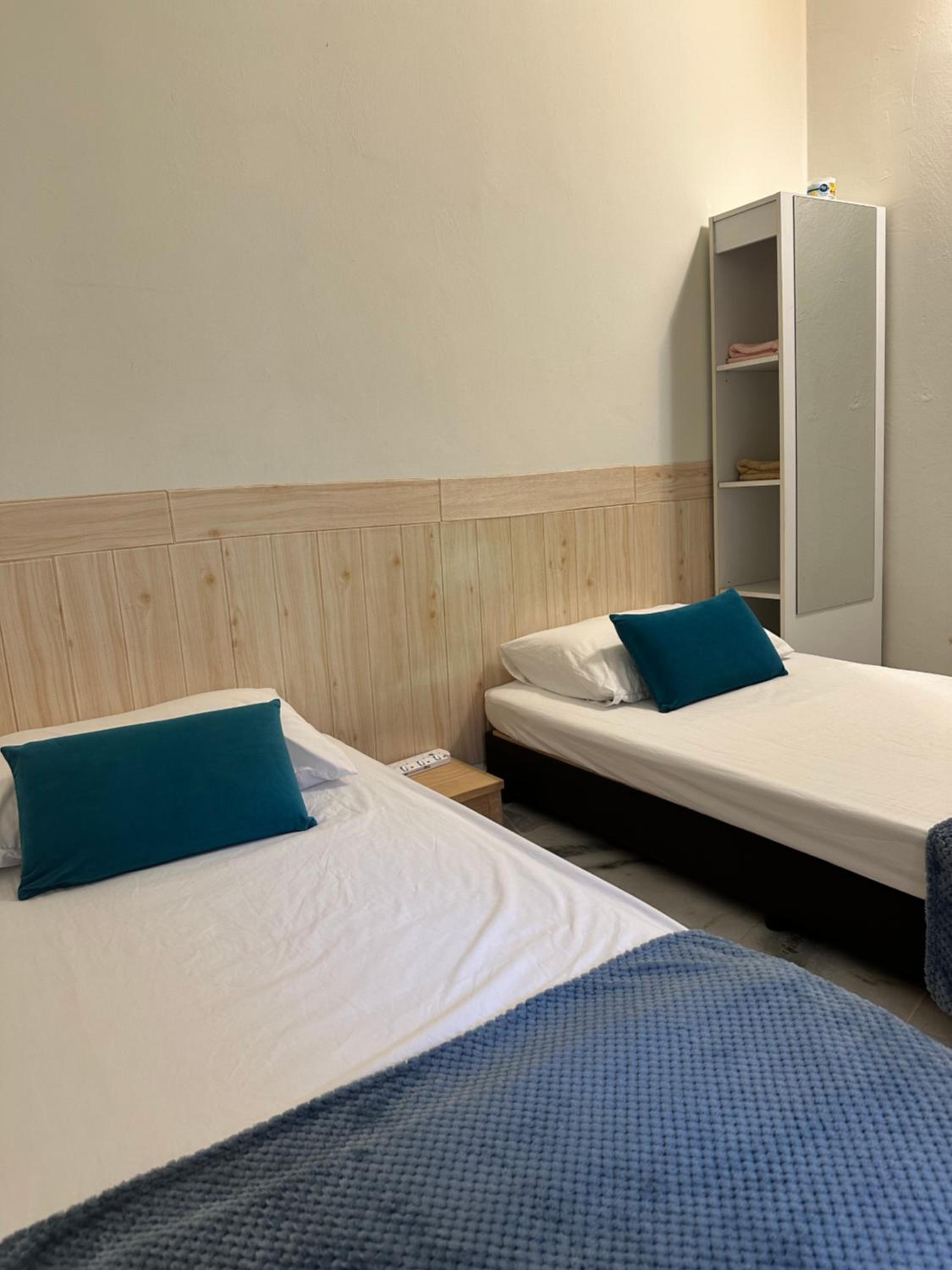 Desa Damai Homestay fully air cond and self check in #7 pax