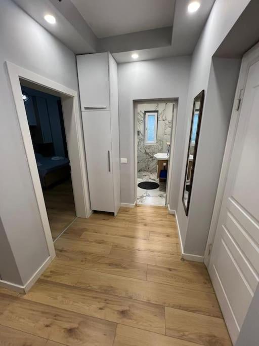 Starlight Downtown Apartment