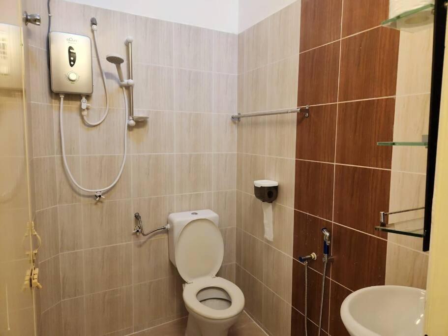10min to IPOH town GEMILANG TAWAS 4br4bath 14pax photo 7