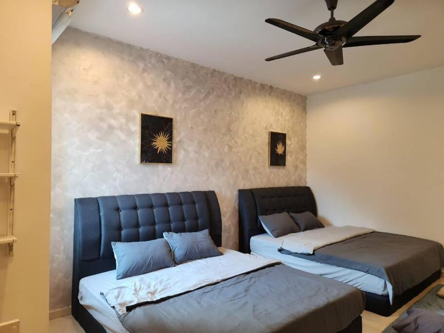 10min to IPOH town GEMILANG TAWAS 4br4bath 14pax view 3