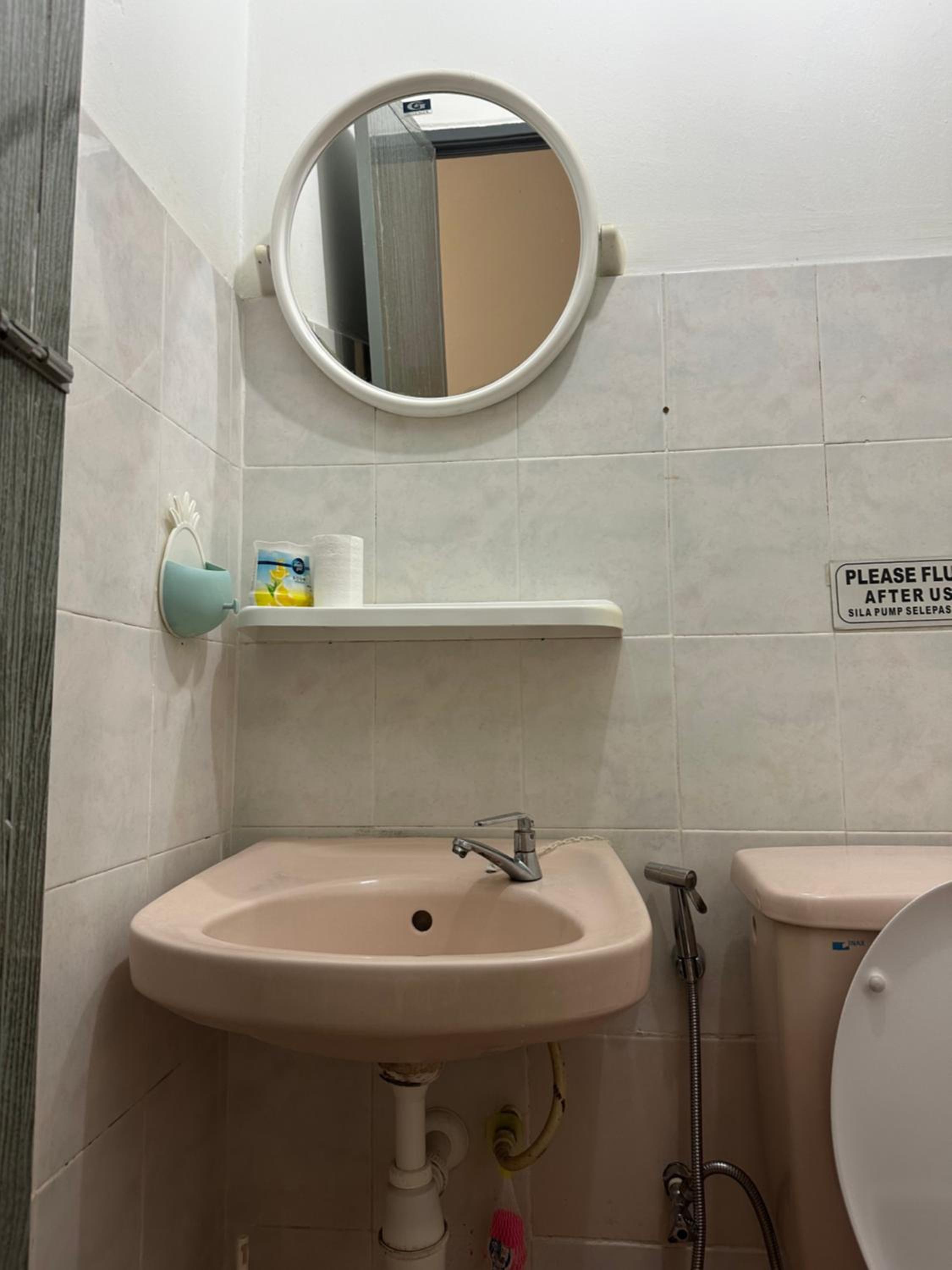 Desa Damai Homestay fully air cond and self check in #7 pax