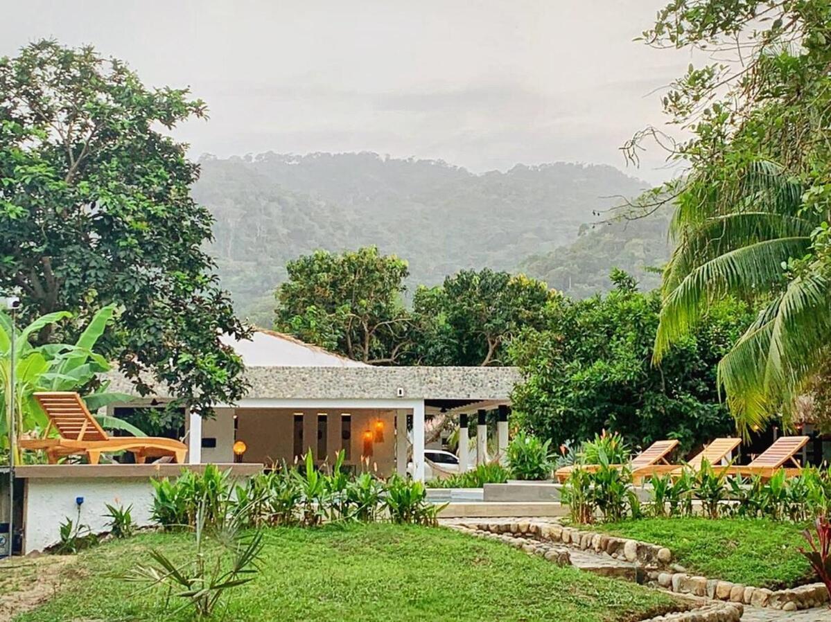 NEW beach villa w pool between Tayrona & Palomino